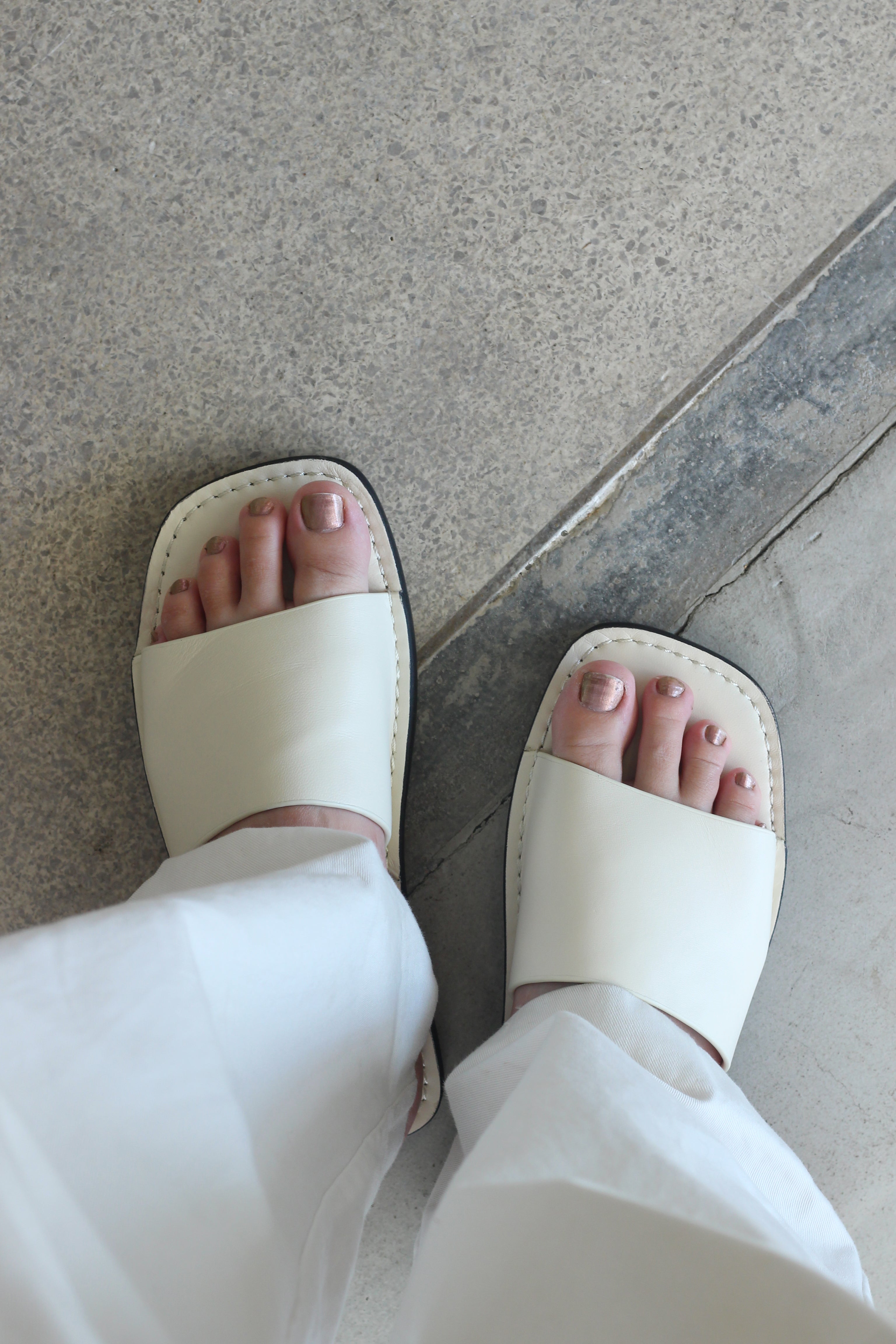 Waa studios "GÔ SANDALS" (ivory)