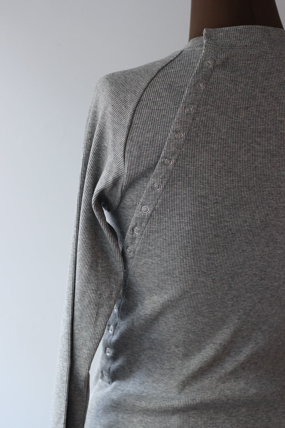 JUN MIKAMI " mock neck long sleeve cut sew" (gray)