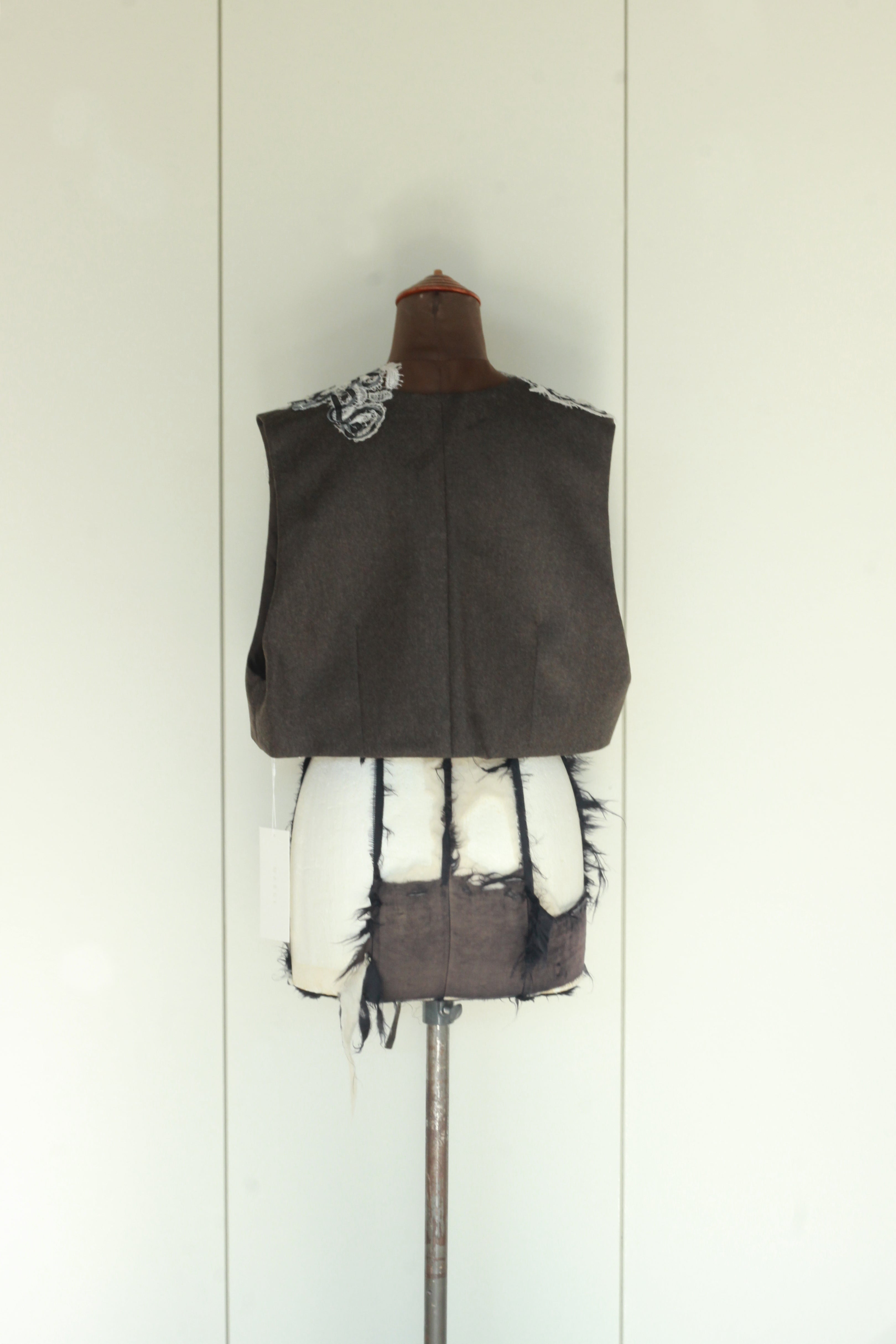 MARGE "wool lace-trimmed short gilet" (khaki)