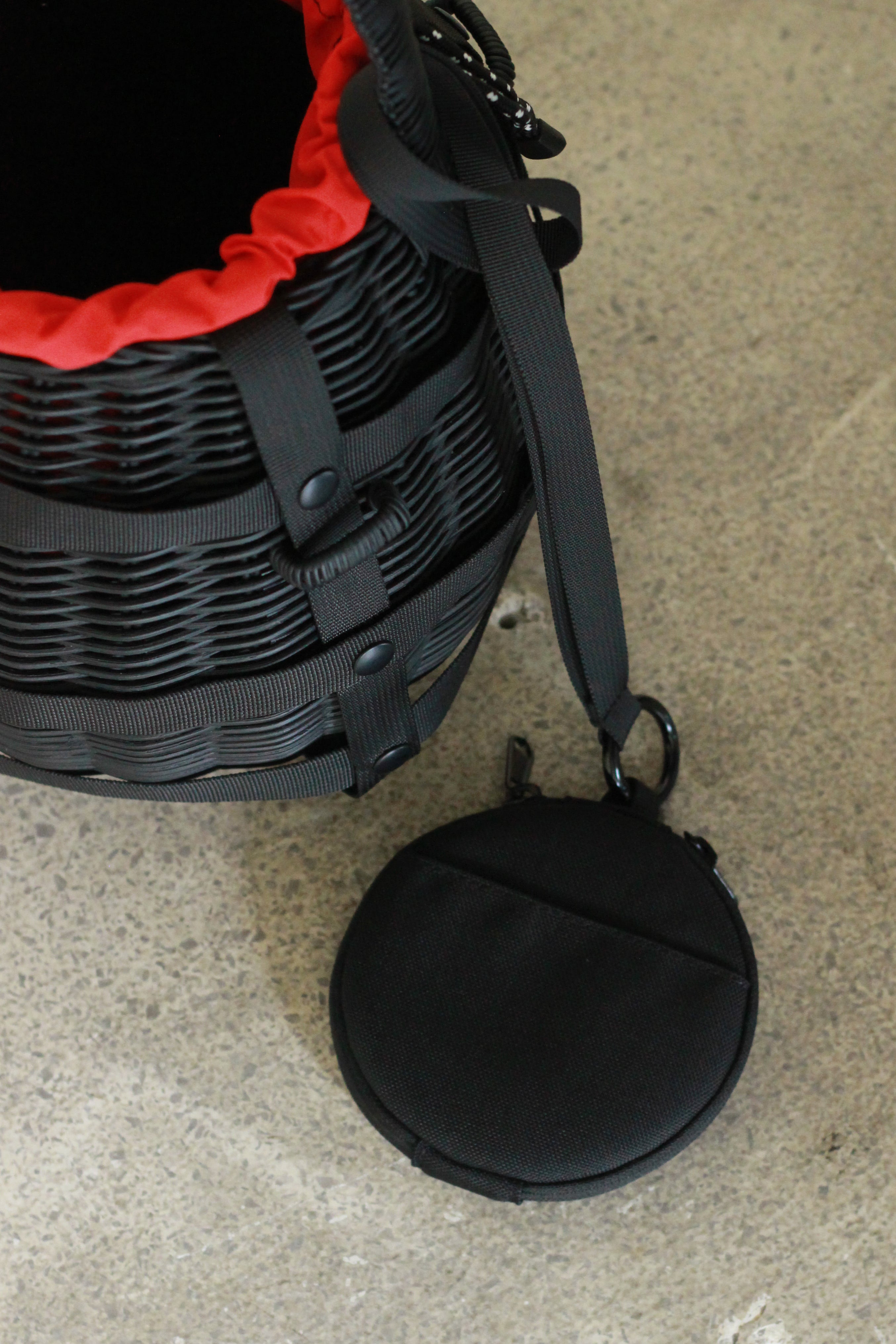 JUN MIKAMI "bomber basket bag" (black)