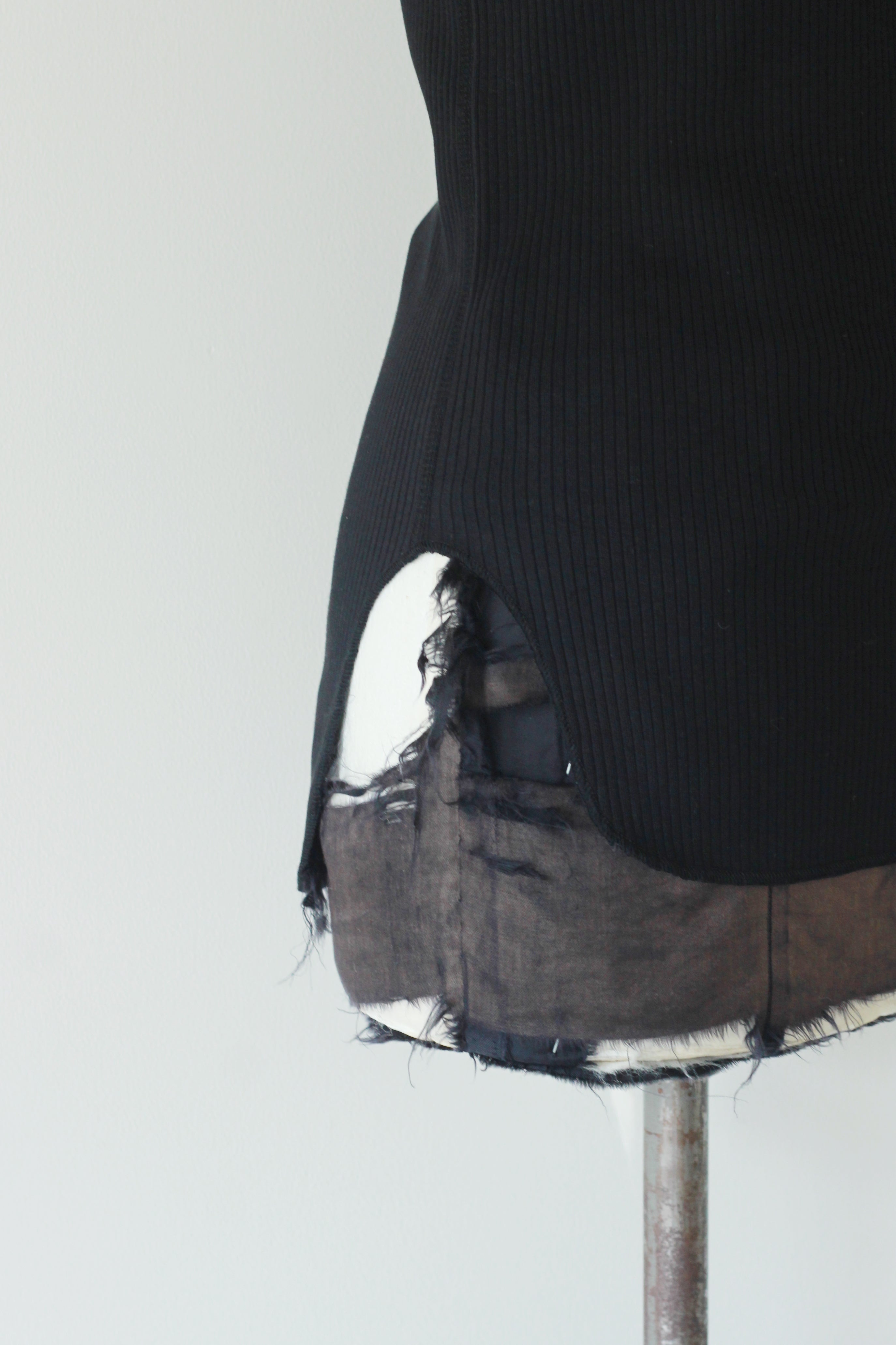 HAKUJI "Organic cotton shoulder hole LS" (black)