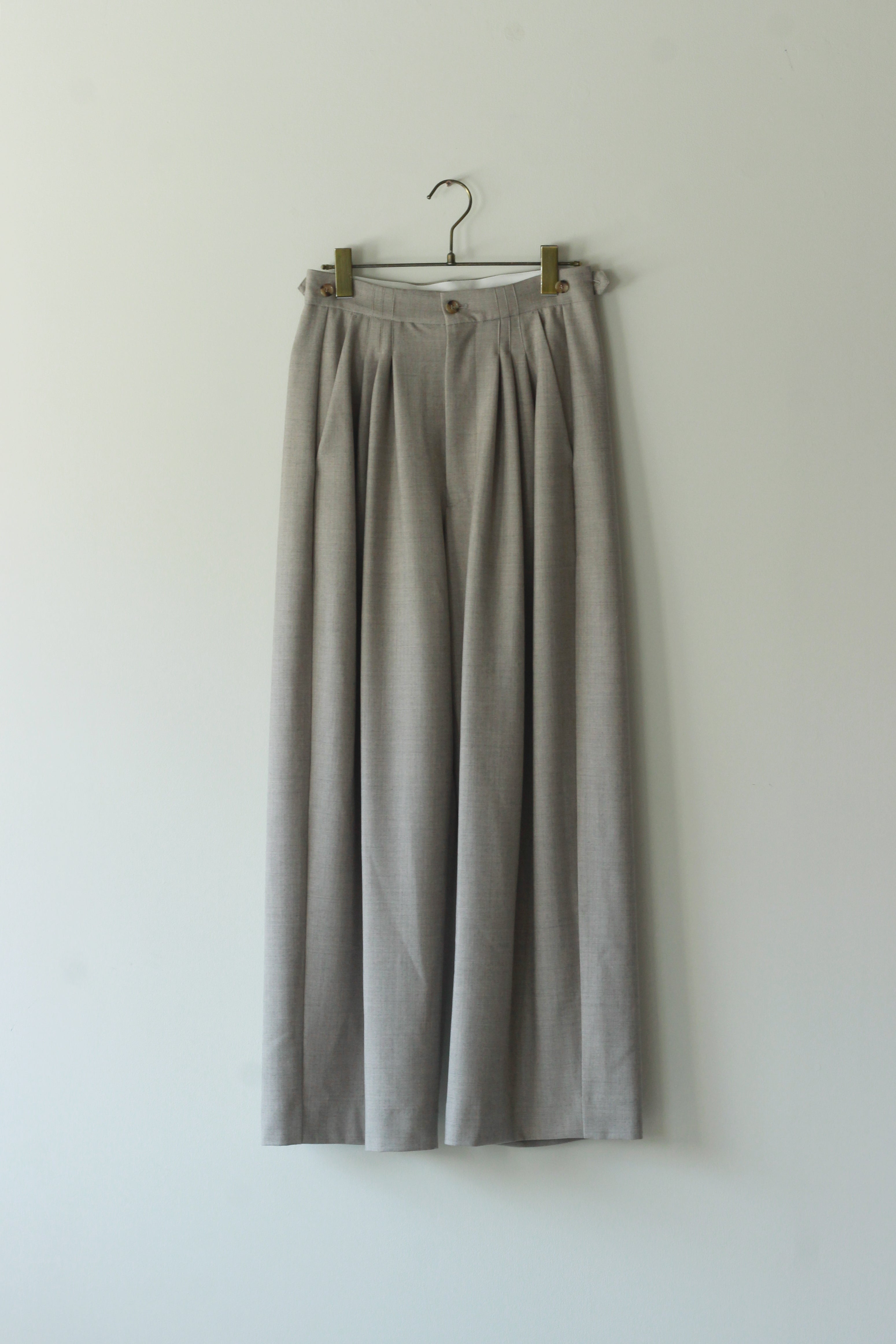 VILLD "wool tuck pants" (sand beige)
