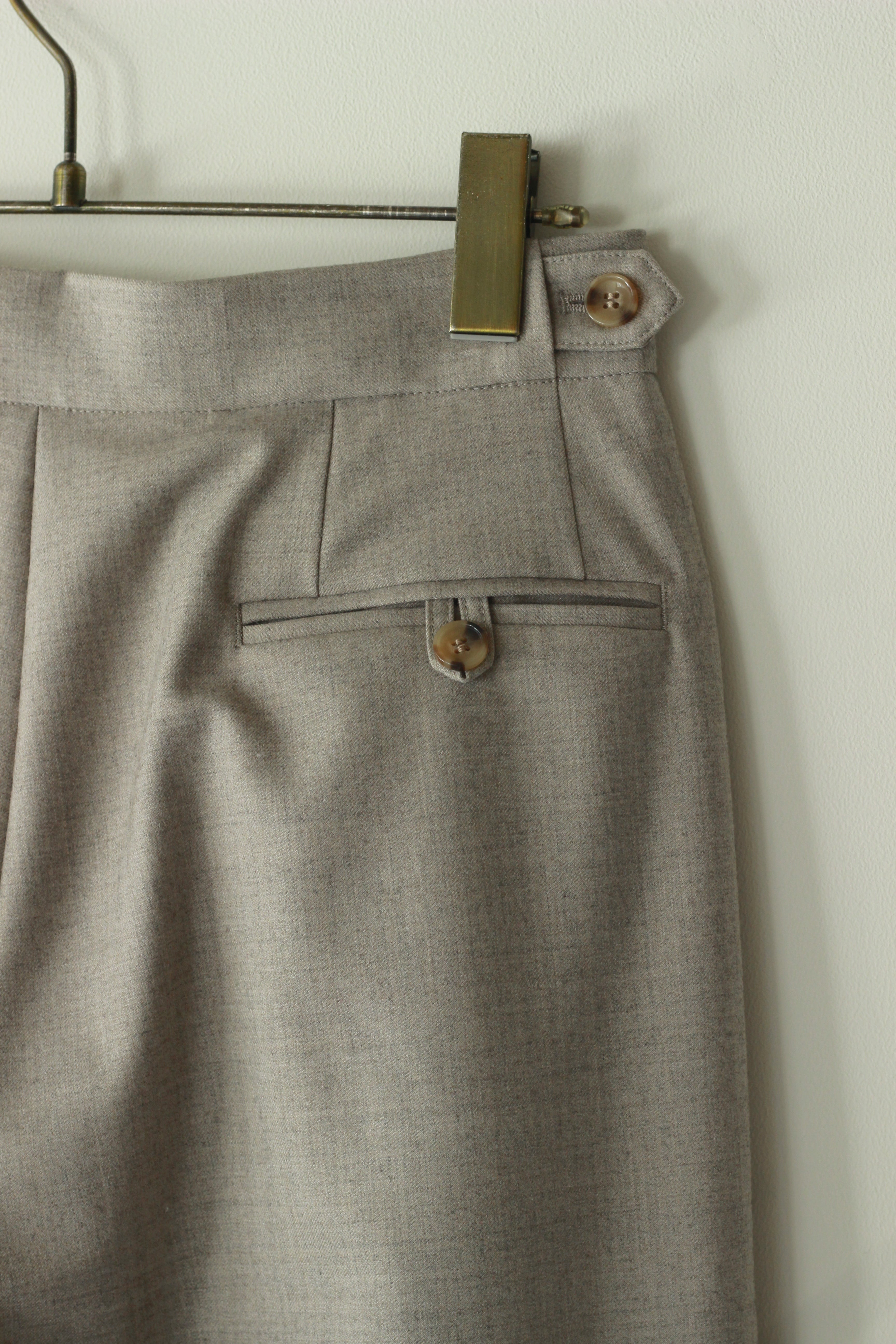 VILLD "wool tuck pants" (sand beige)