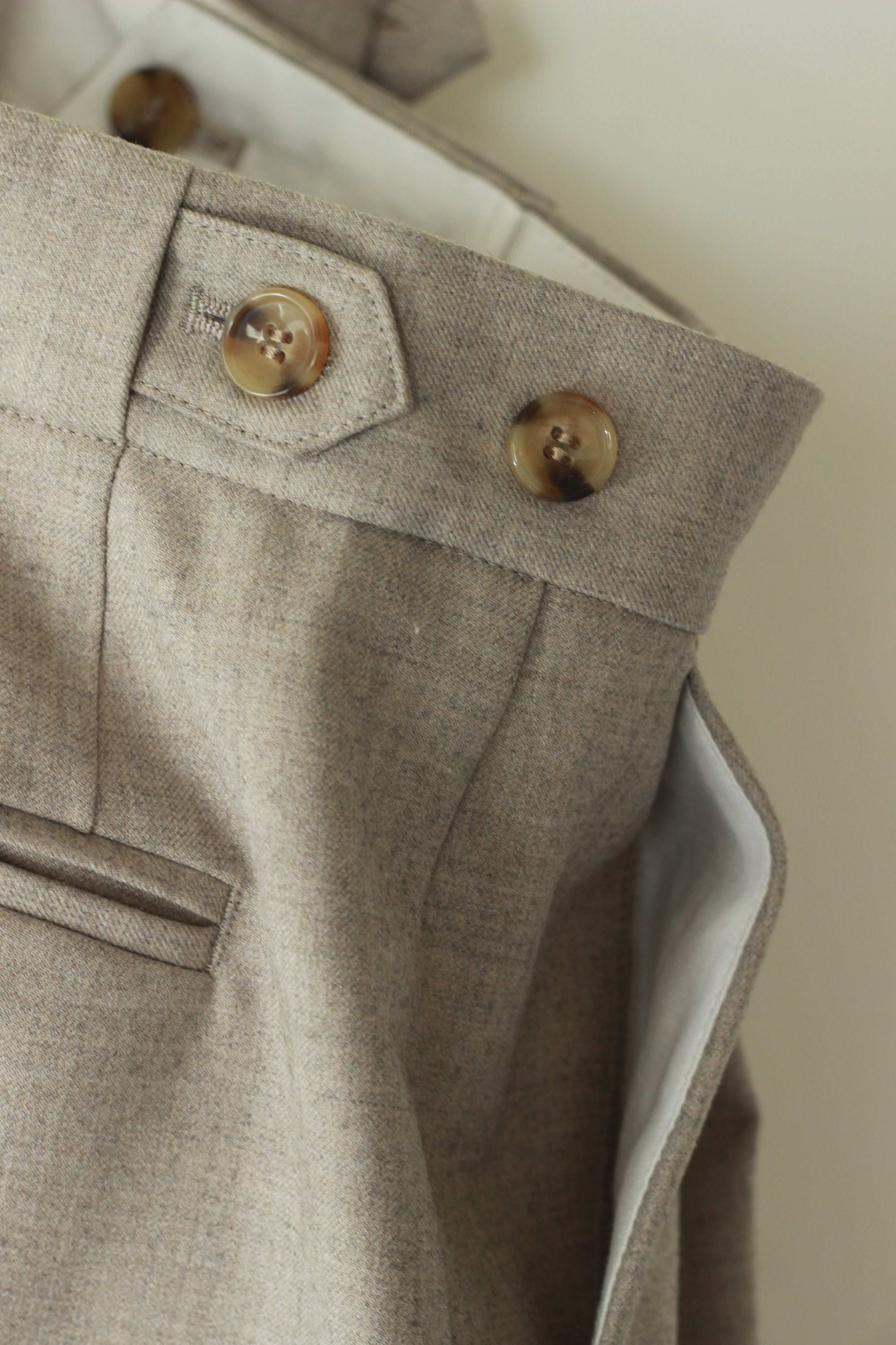 VILLD "wool tuck pants" (sand beige)