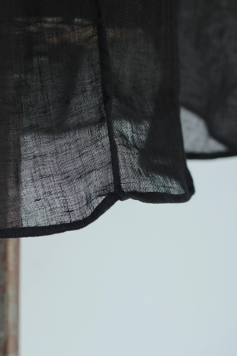 ERiKO KATORi "linen gawze nosleeve" (black)