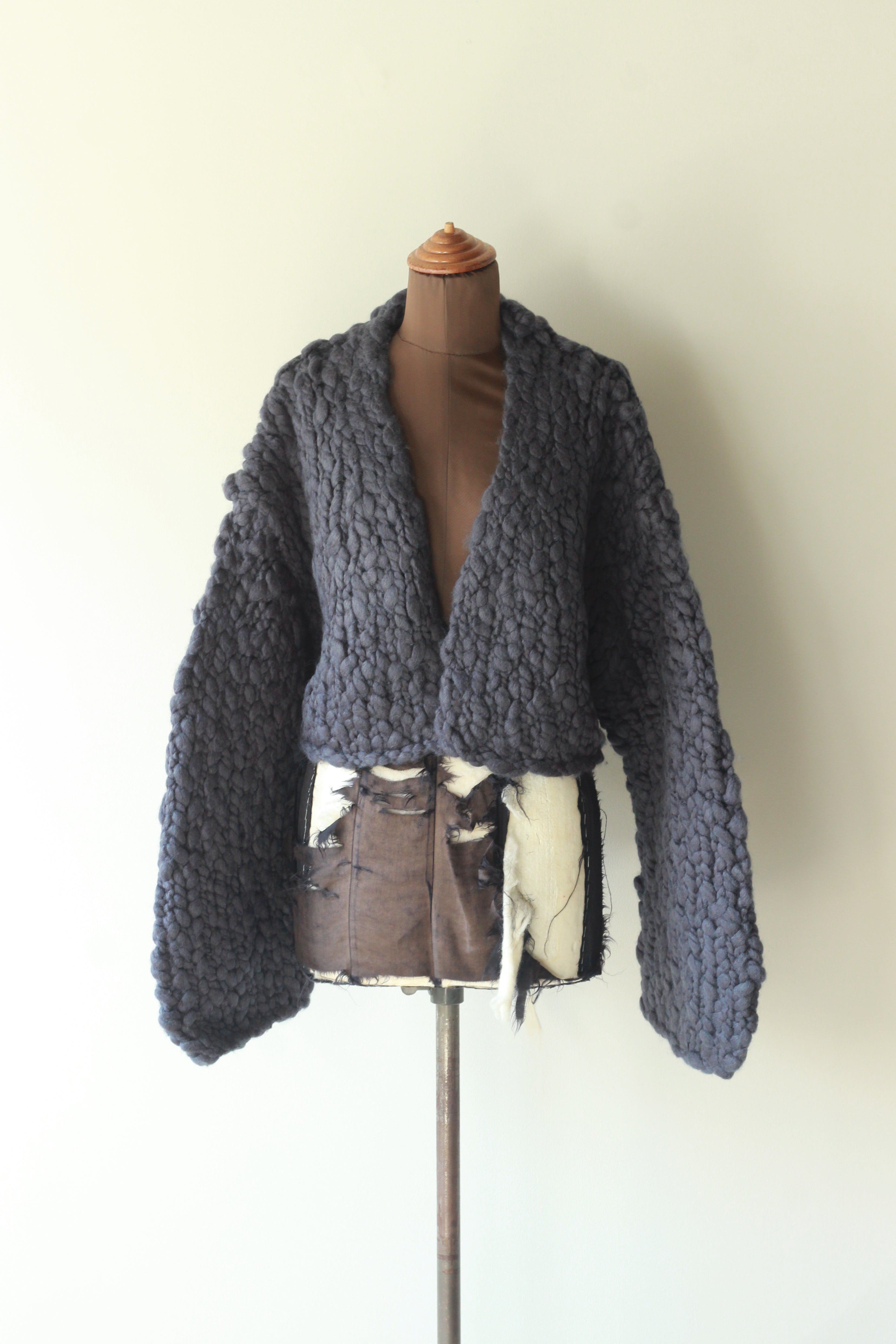 HAKUJI "Hand-knitted cardigan" (blue gray)