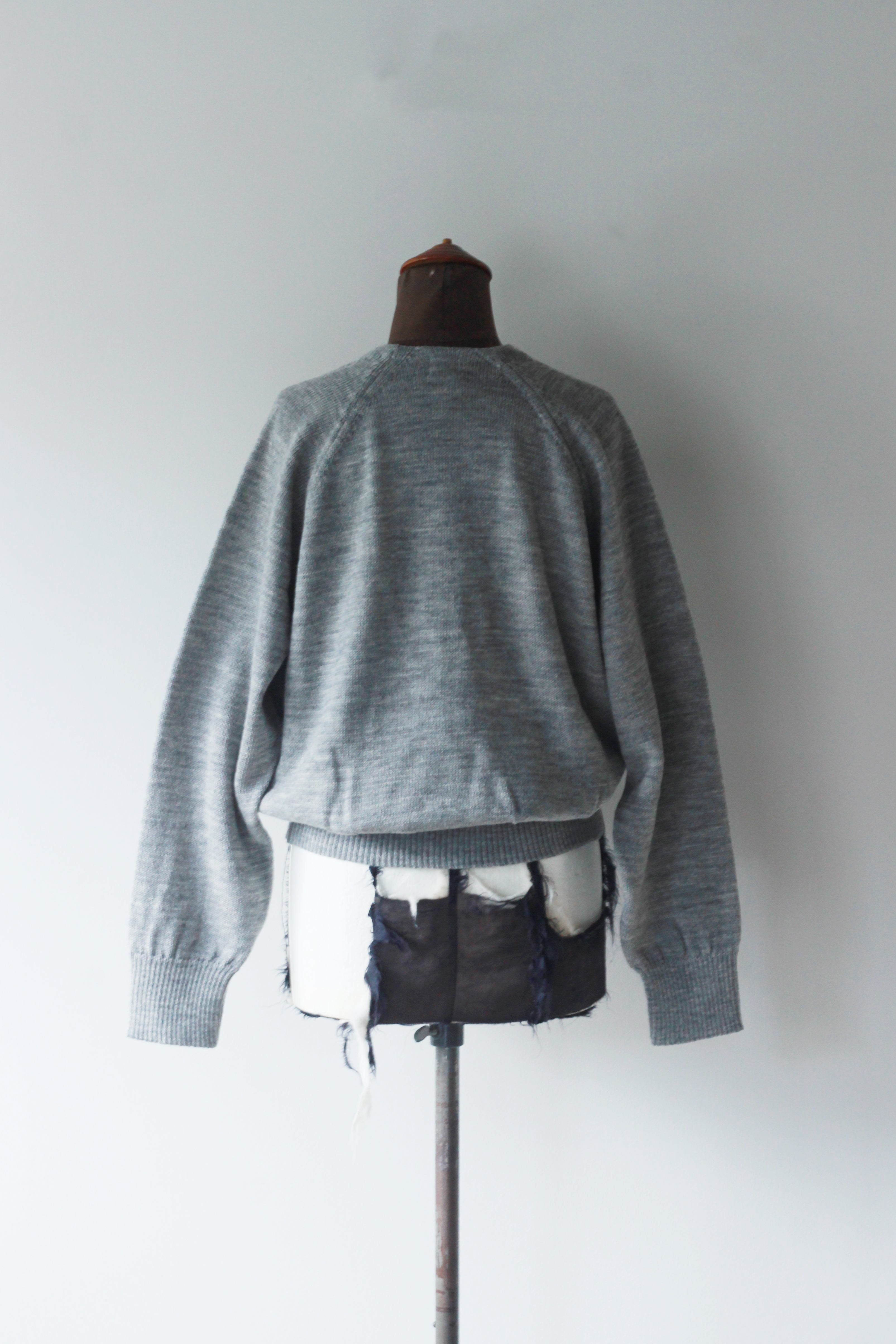 NEPLA "plunging neck p/o knit" (light gray)