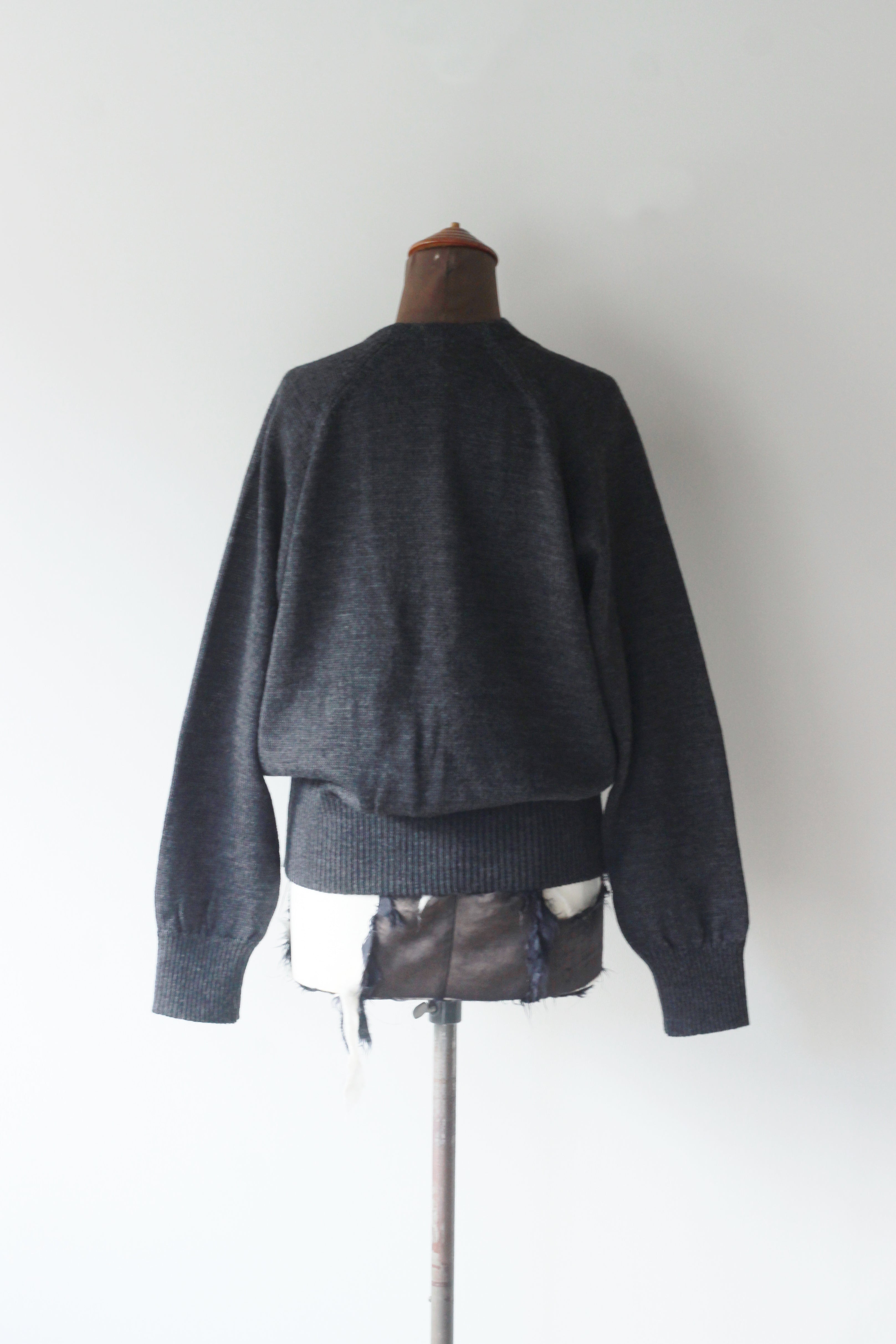 NEPLA "plunging neck p/o knit" (dark gray)