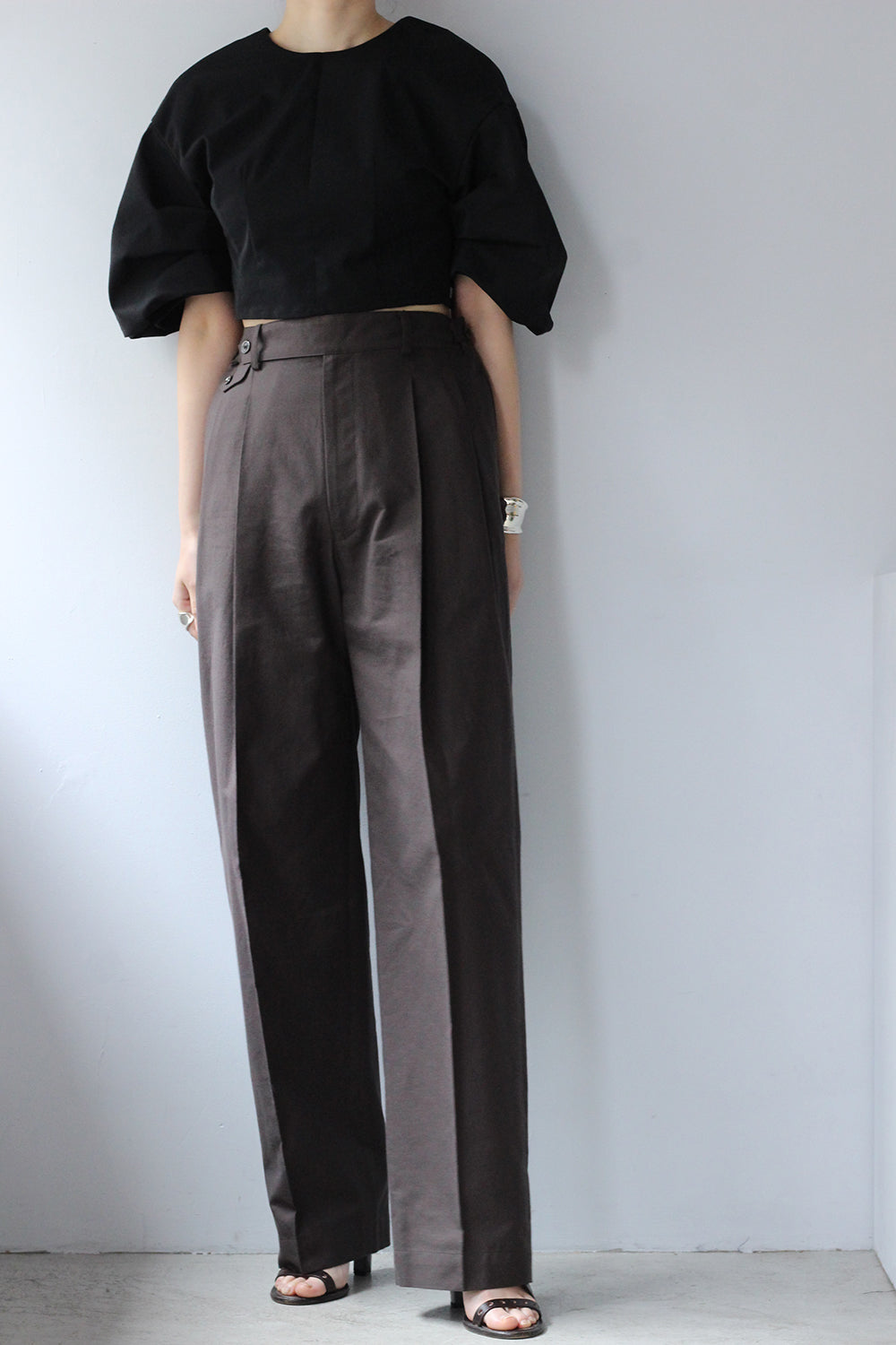 JUN MIKAMI "ORG oxford slacks" (brown)