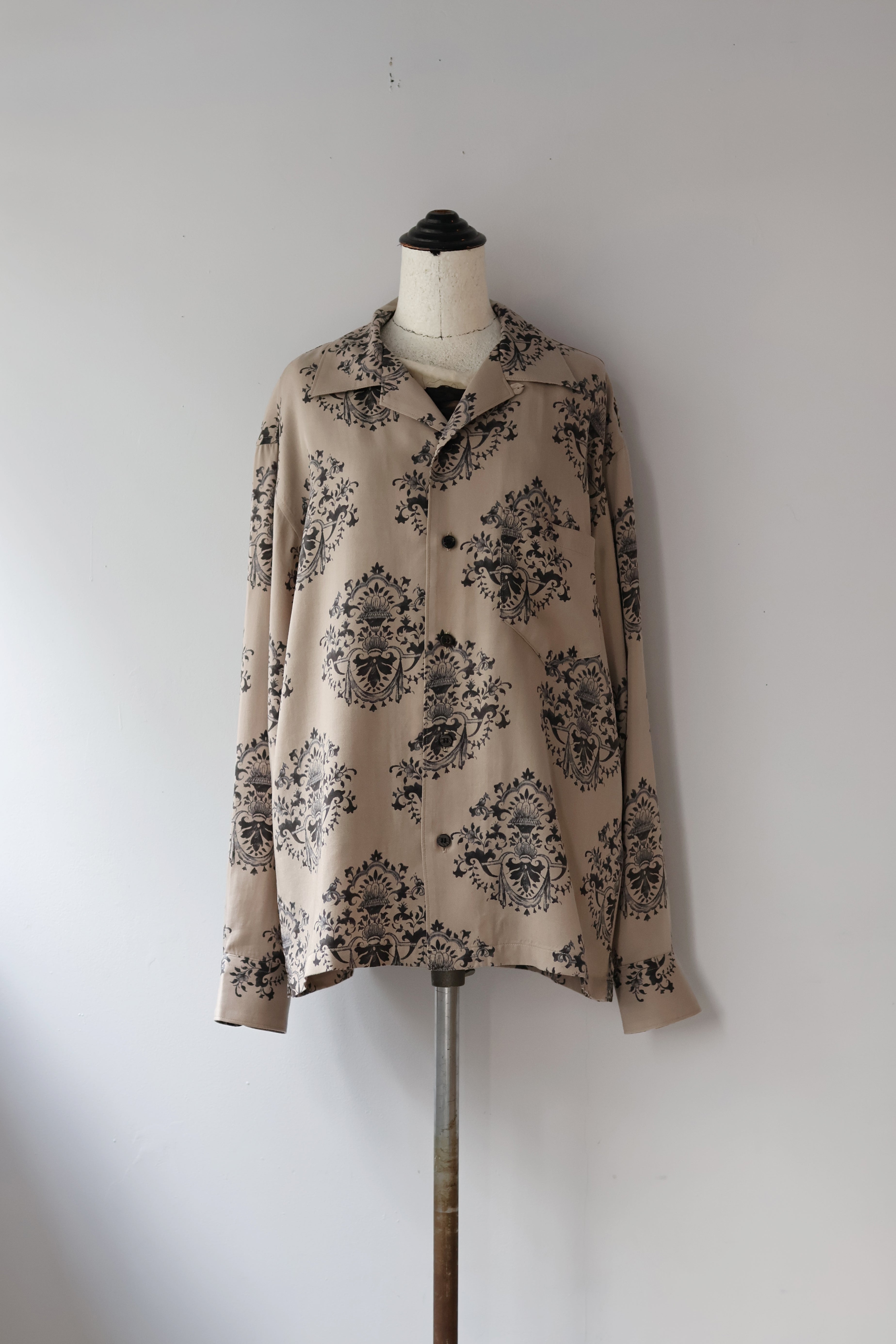 UNUSED "long sleeve shirt" (beige)