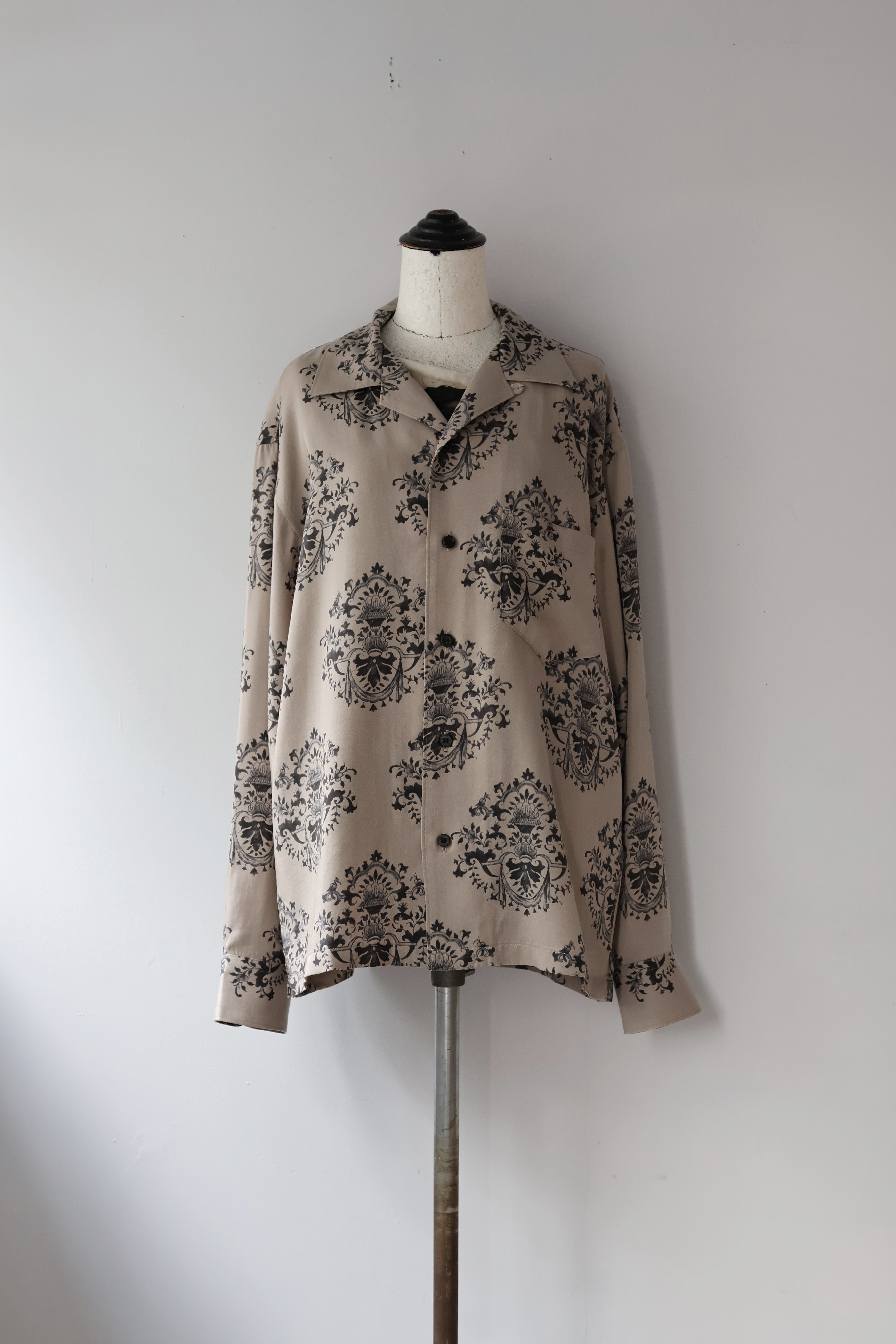 UNUSED "long sleeve shirt" (beige)