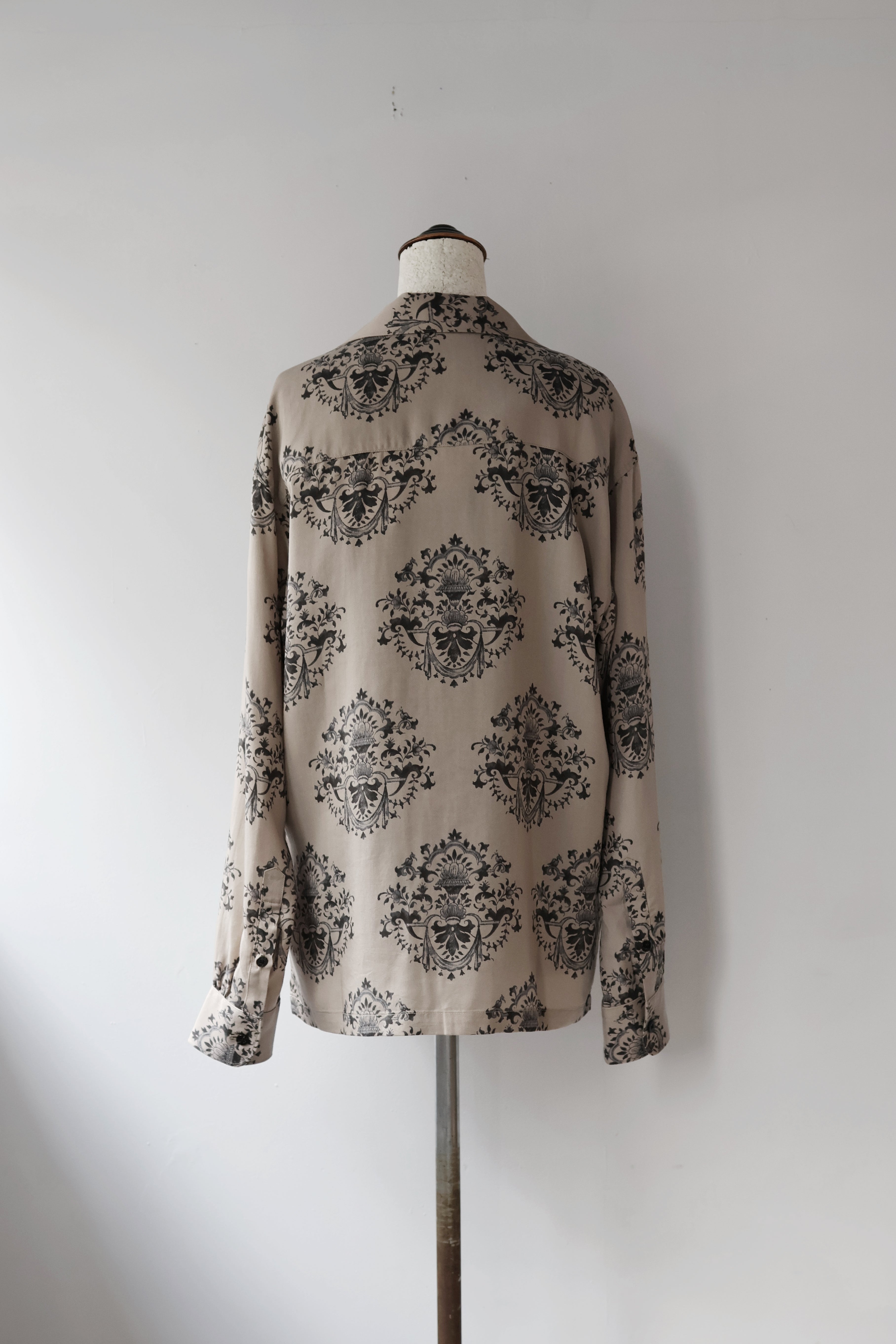 UNUSED "long sleeve shirt" (beige)