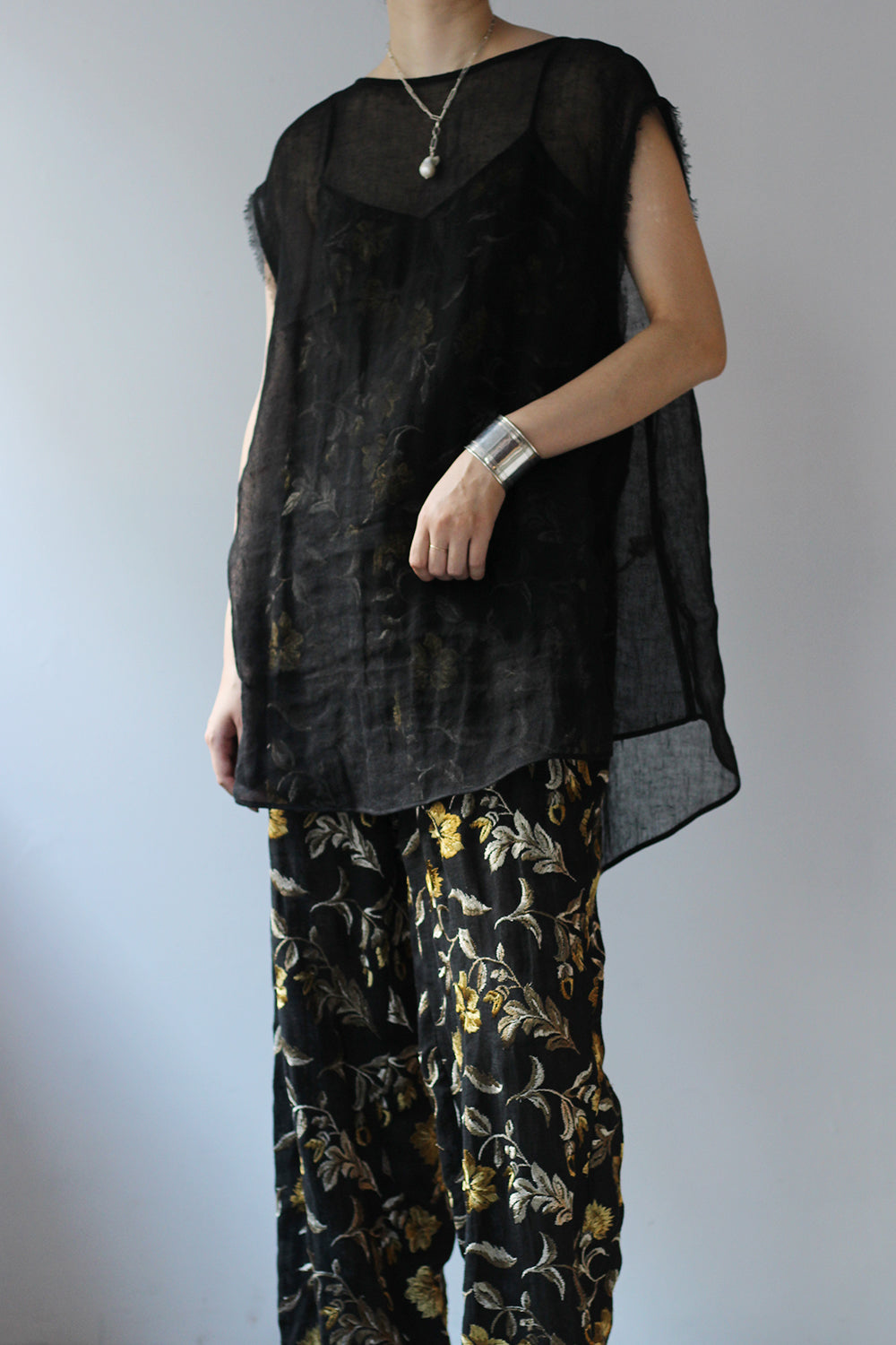 ERiKO KATORi "linen gawze nosleeve" (black)