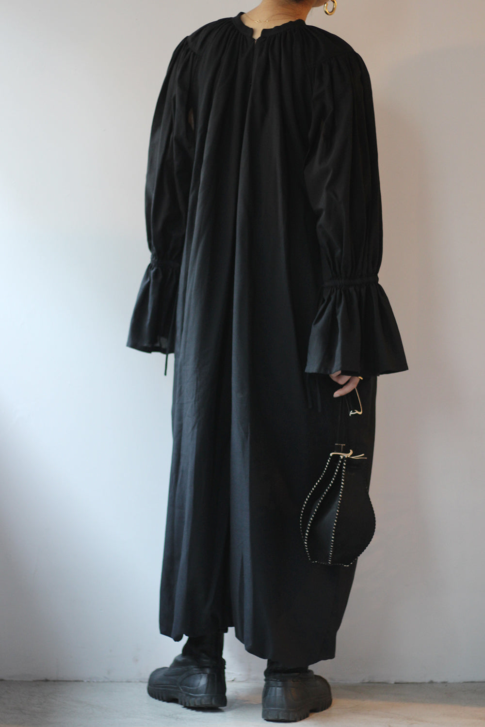 WRYHT "GATHERED SLEEVE FOLK DRESS" (black)