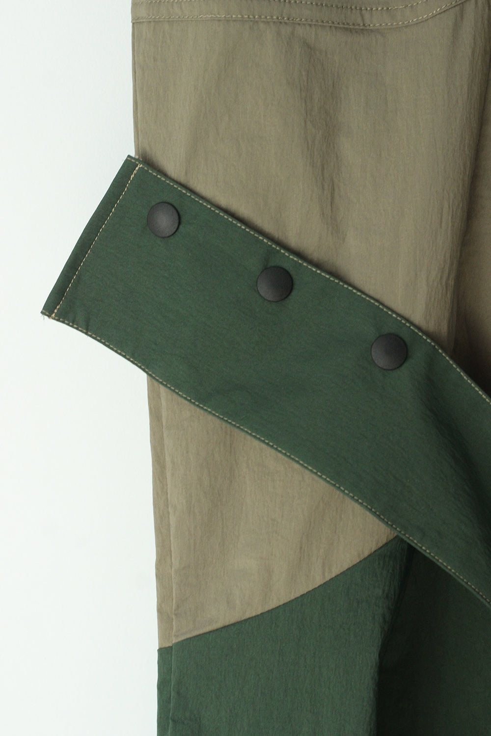 JUN MIKAMI "variable cargo pants" (khaki)