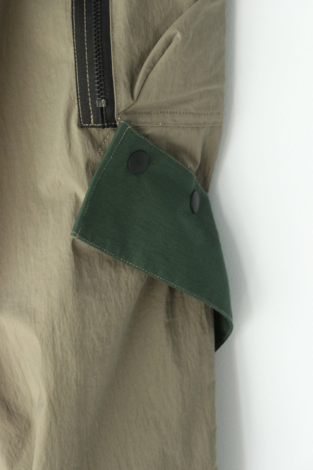 JUN MIKAMI "variable cargo pants" (khaki)