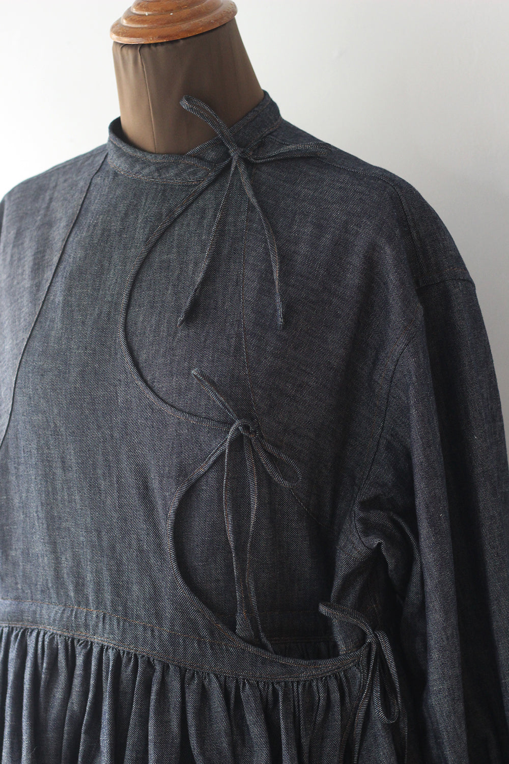 WRYHT "KNOTTED ASYMMETRY FRONT TOP" (indigo)