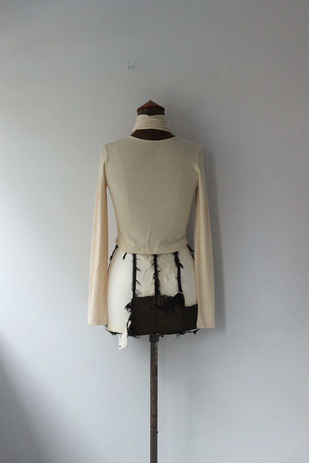 TW "Neck Belt Tops" (beige)