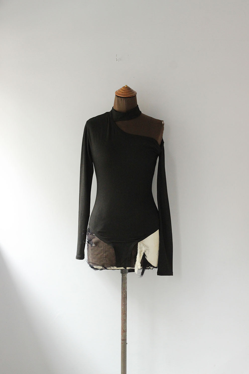 TW "Neck Belt Bodysuit" (black)