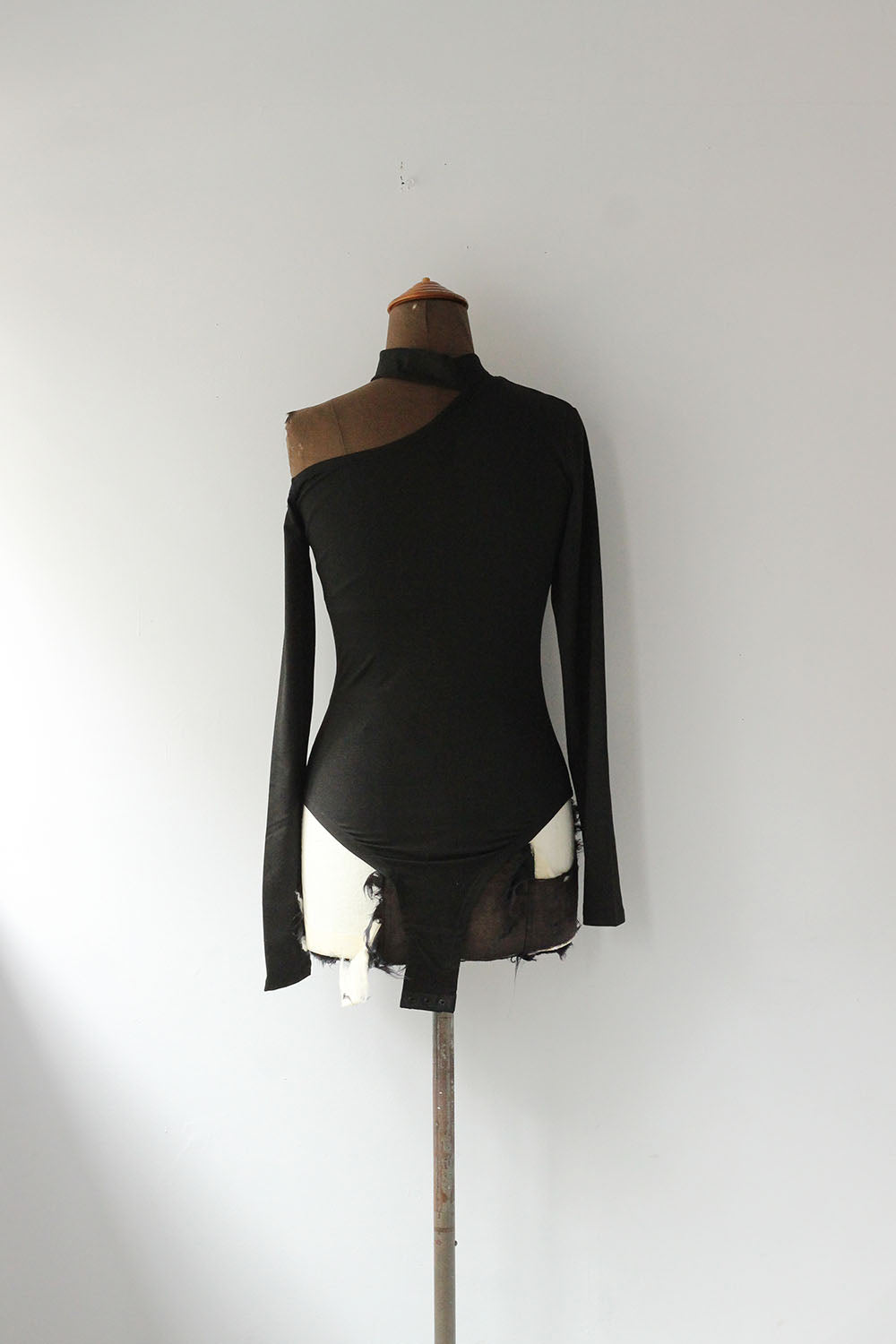 TW "Neck Belt Bodysuit" (black)