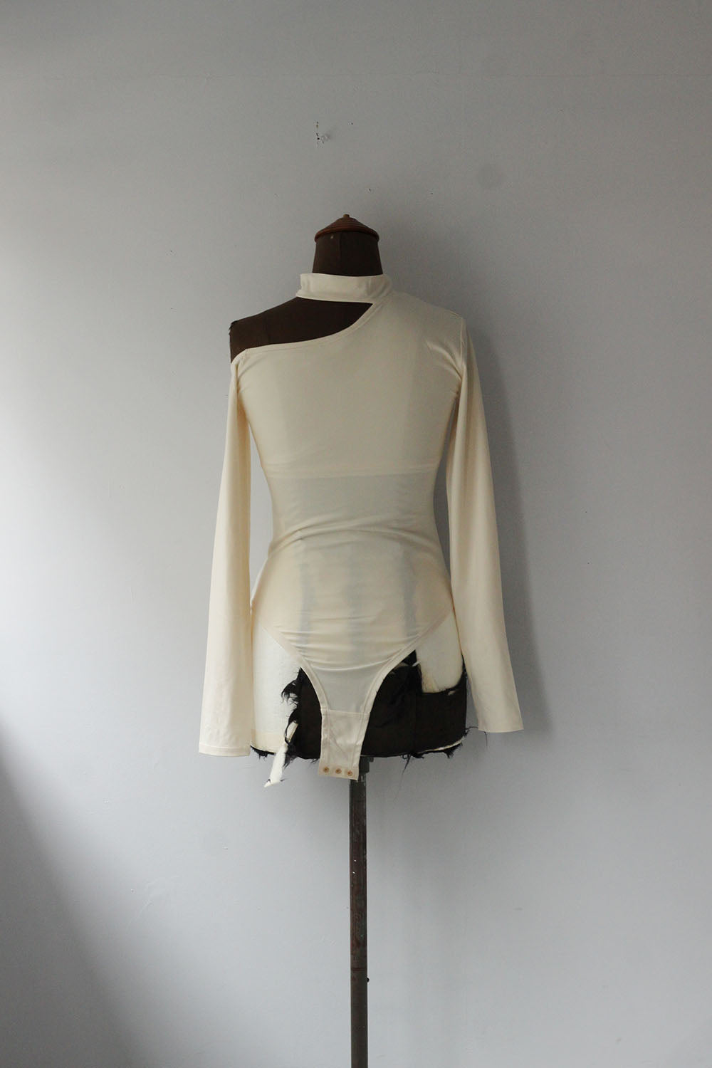 TW "Neck Belt Bodysuit" (cream)