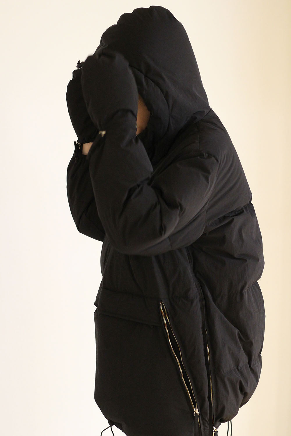 WRYHT "ANORAK PUFF MITTEN JACKET" (black)