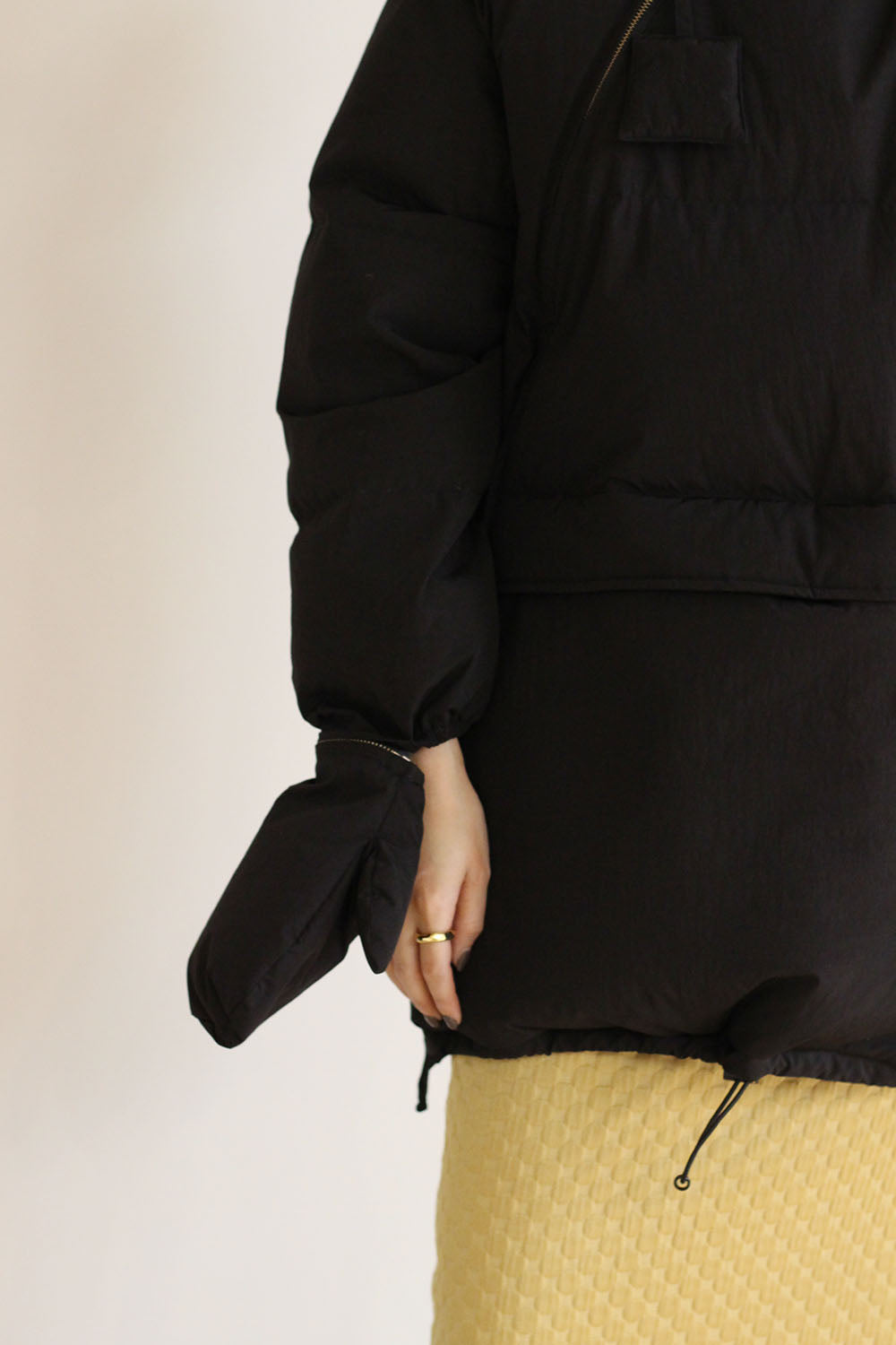 WRYHT "ANORAK PUFF MITTEN JACKET" (black)