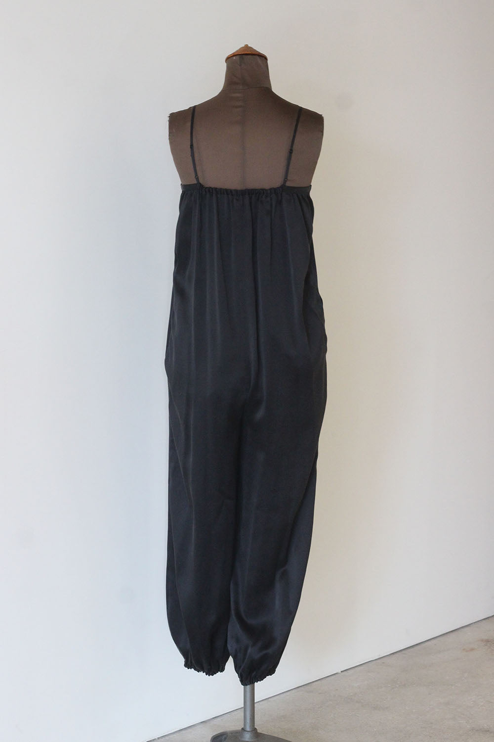 ERiKO KATORi "silk harem jumpsuit" (black)