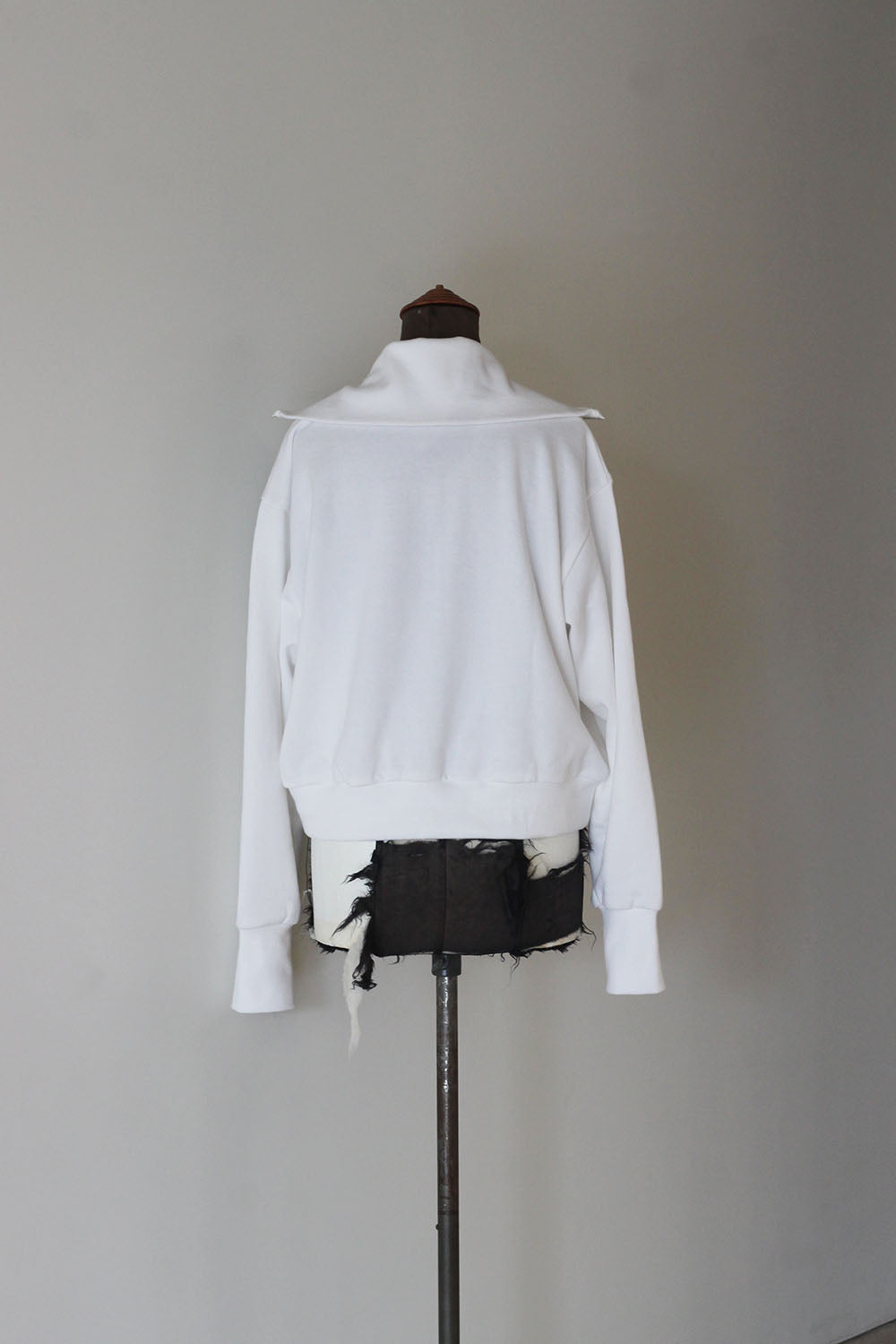 JUN MIKAMI "half zip pullover" (white)