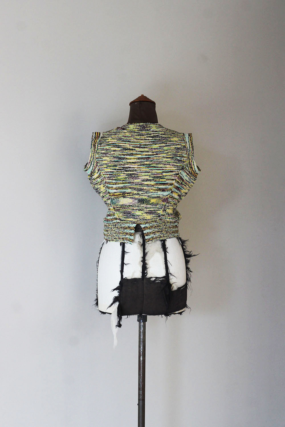 JUN MIKAMI "confetti yarn vest" (yellow)