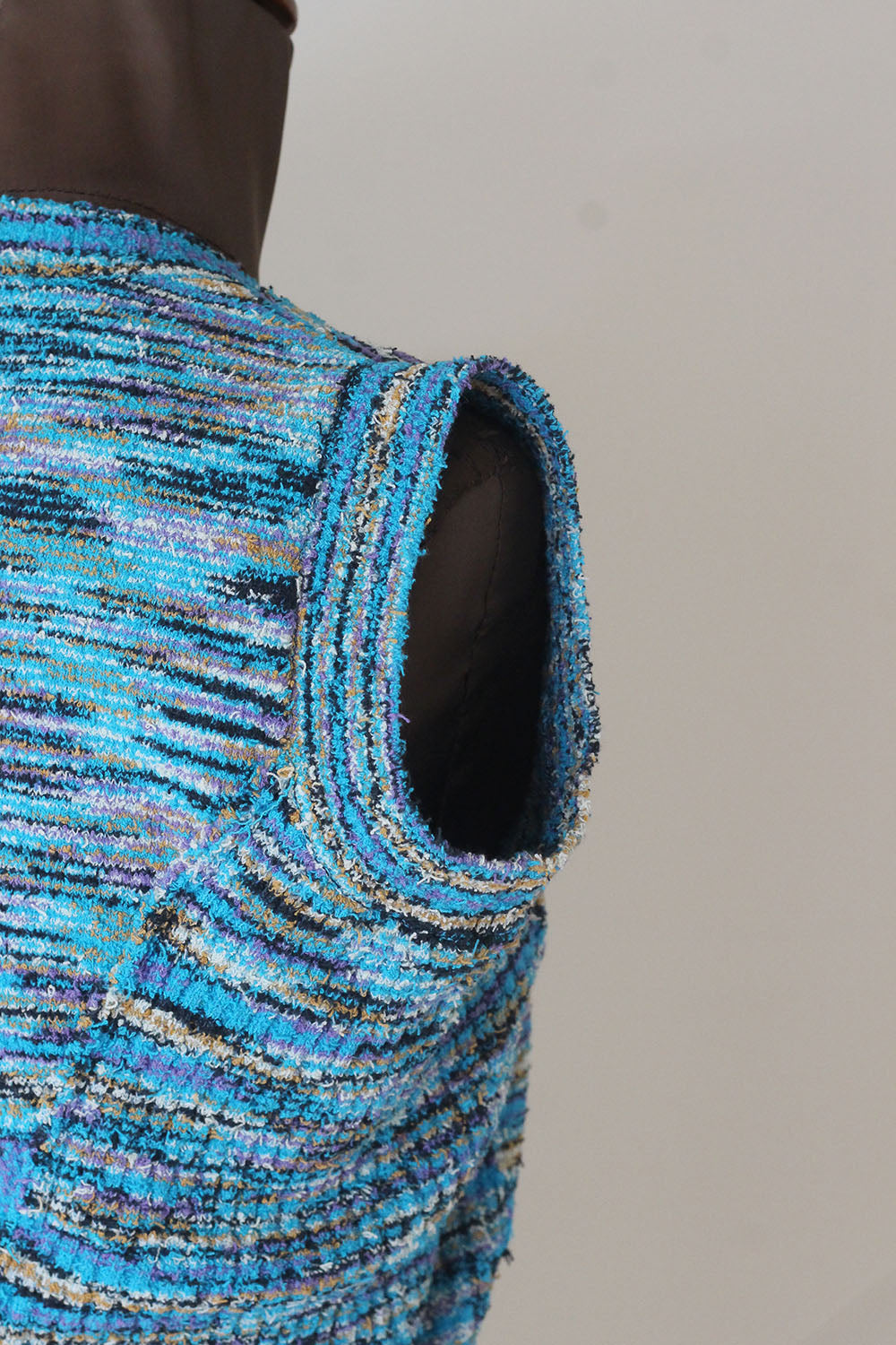 JUN MIKAMI "confetti yarn vest" (turquoise)