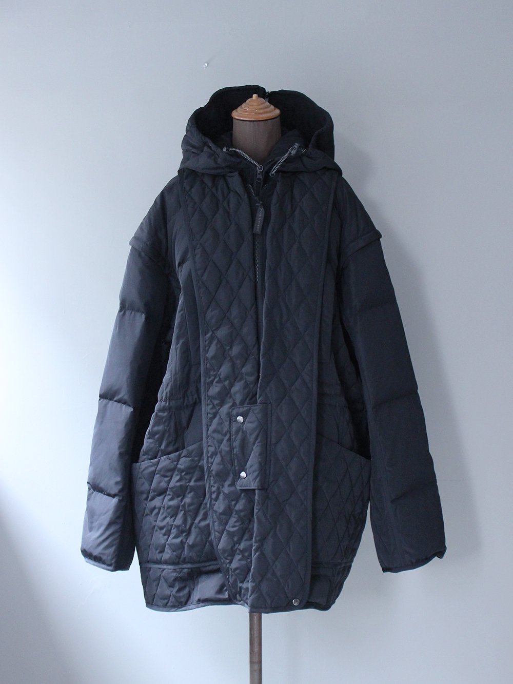 JUN MIKAMI × WILD THINGS “down jacket (別注color/ black) 