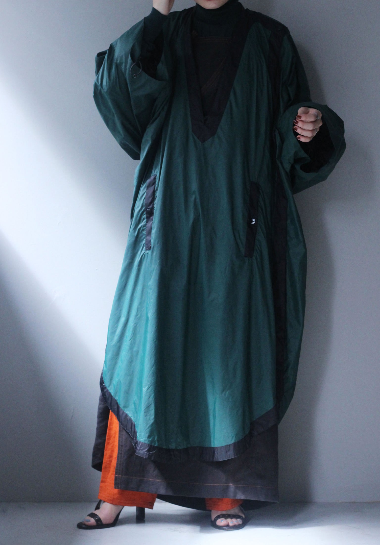 【SALE】JUN MIKAMI “ rain poncho+hat (green×black) “