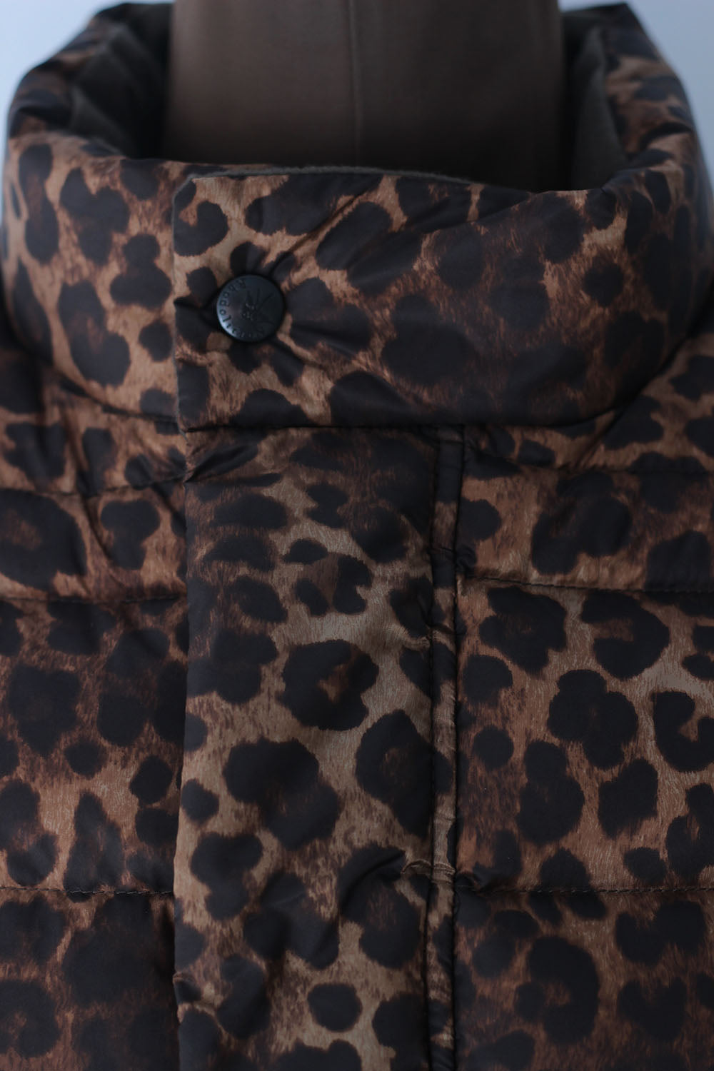 RhodolirioN "Short Down Vest" (leopard)