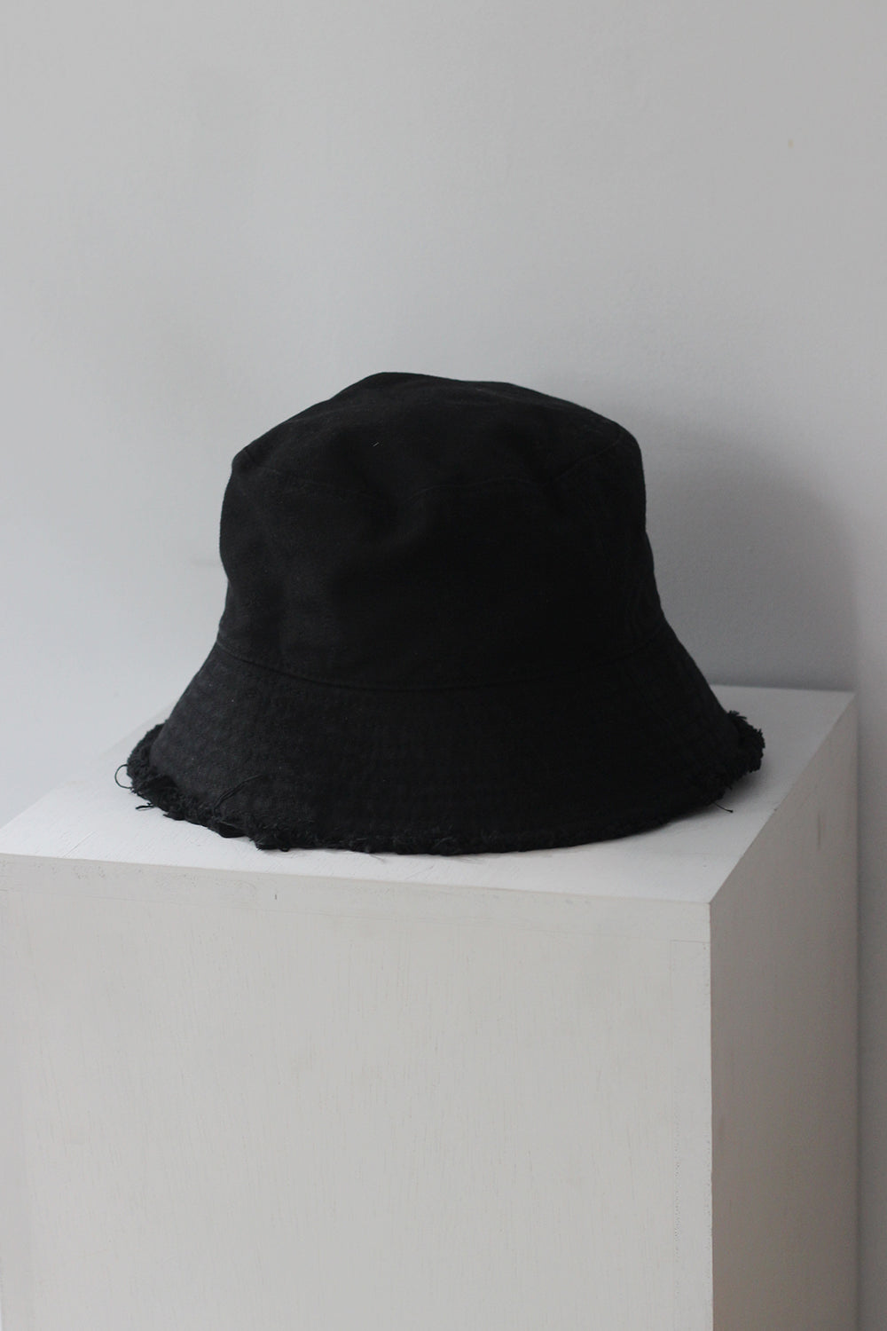 UNUSED "10oz denim hat" (black)