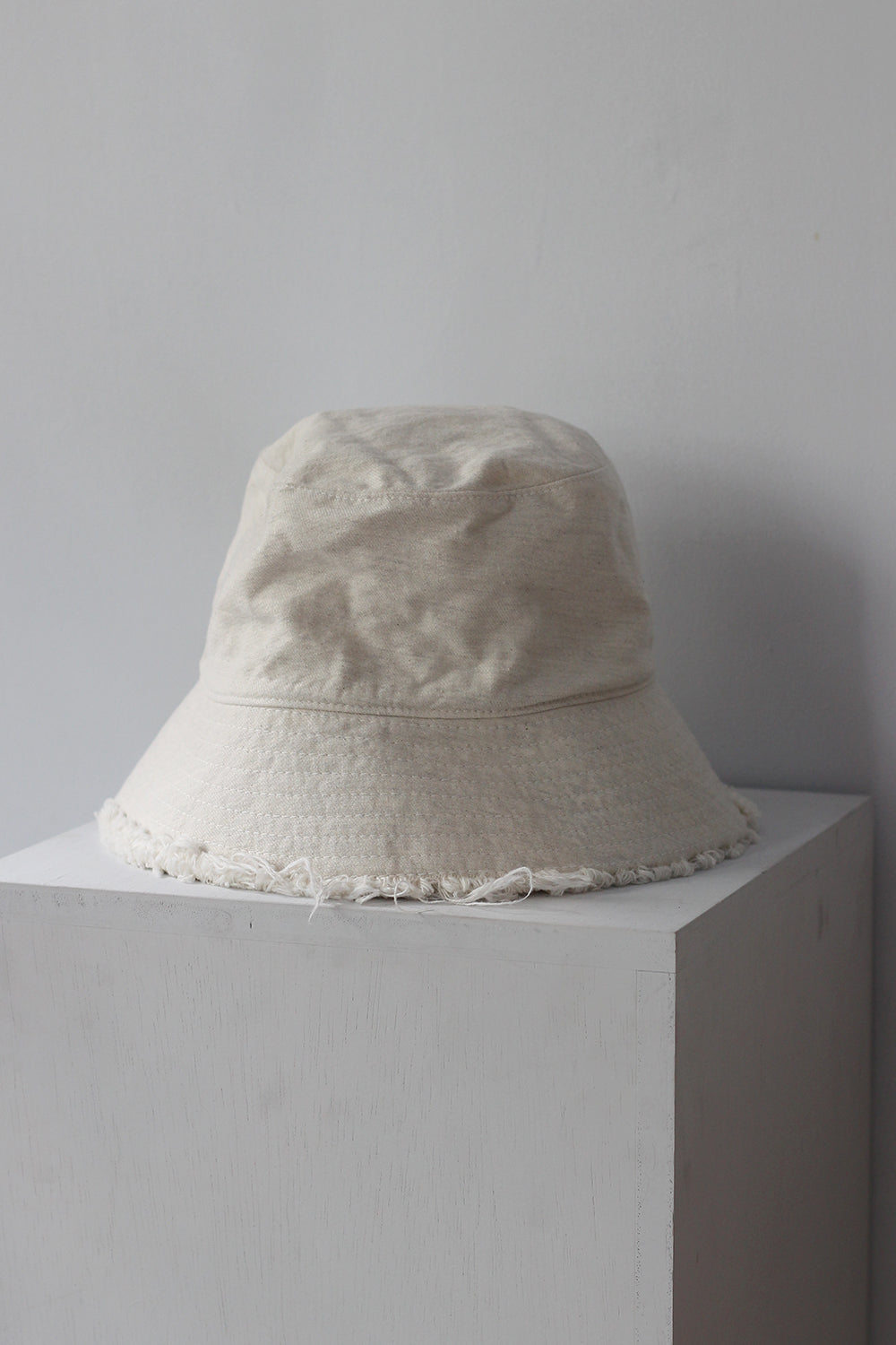 UNUSED "10oz denim hat" (white)