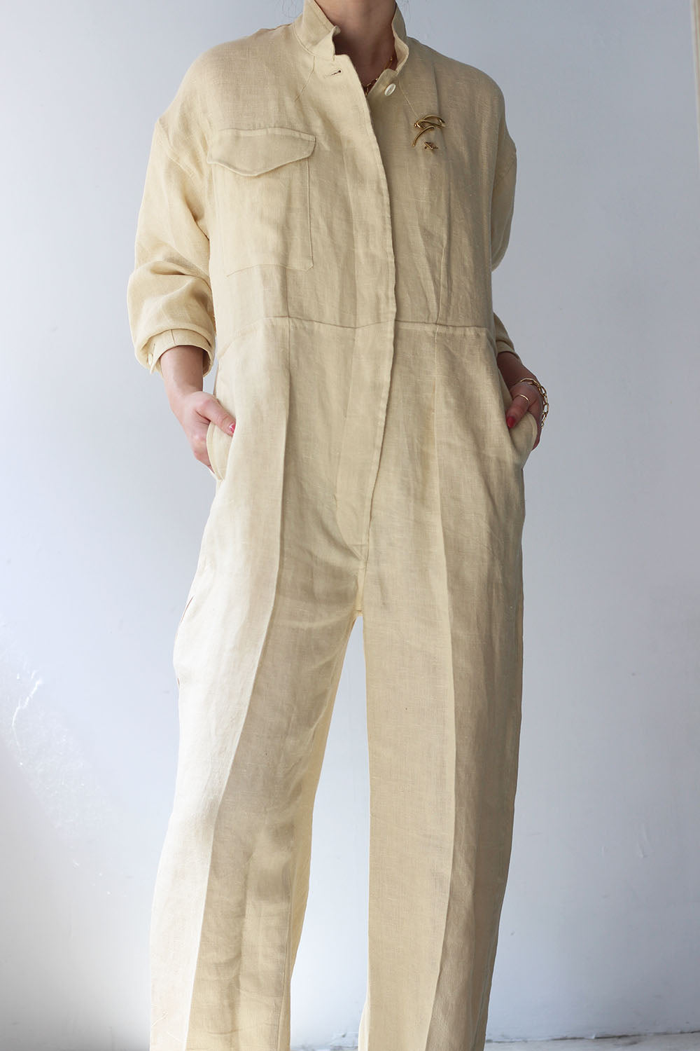 WRYHT "OFFSET FRONT COLONIAL SUITS" (butter)