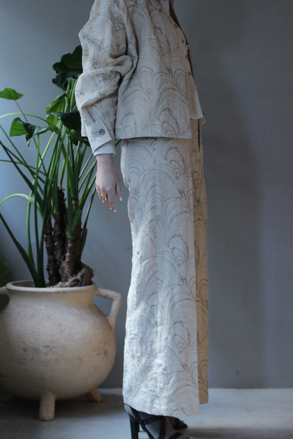 ERiKOKATORi “Italy hemp shell pants (beige)”