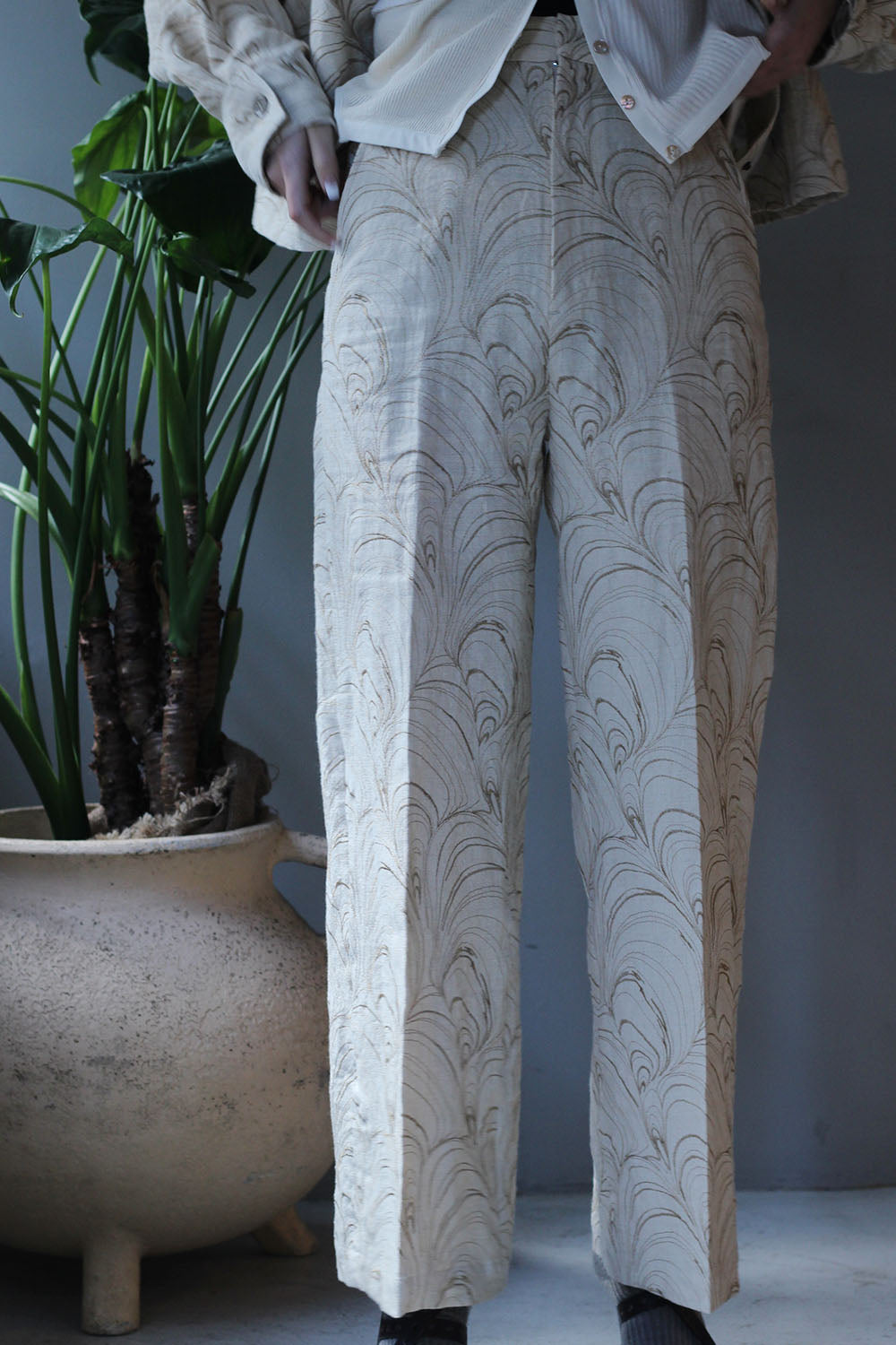 ERiKOKATORi “Italy hemp shell pants (beige)”