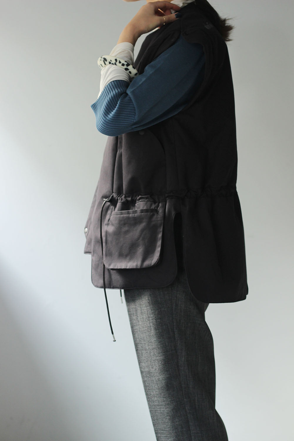 JUN MIKAMI × WILD THINGS "padet vest" (black)