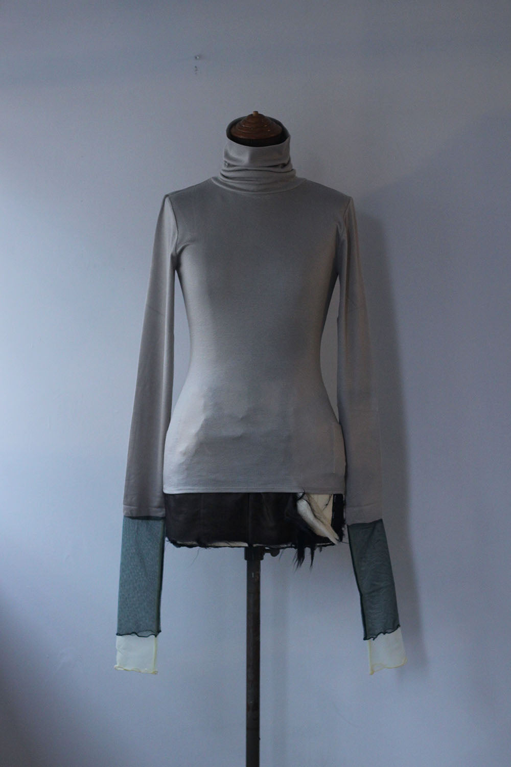 FILL THE BILL "SHEER TURTLE NECK" (grey)