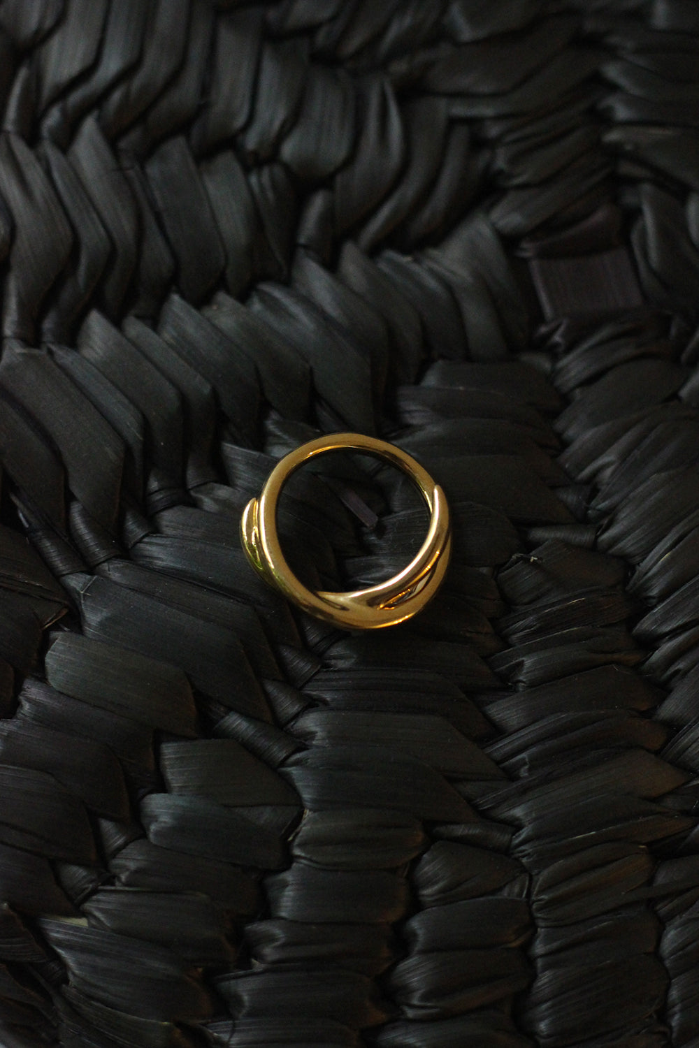 REE "undulation ring" (gold)