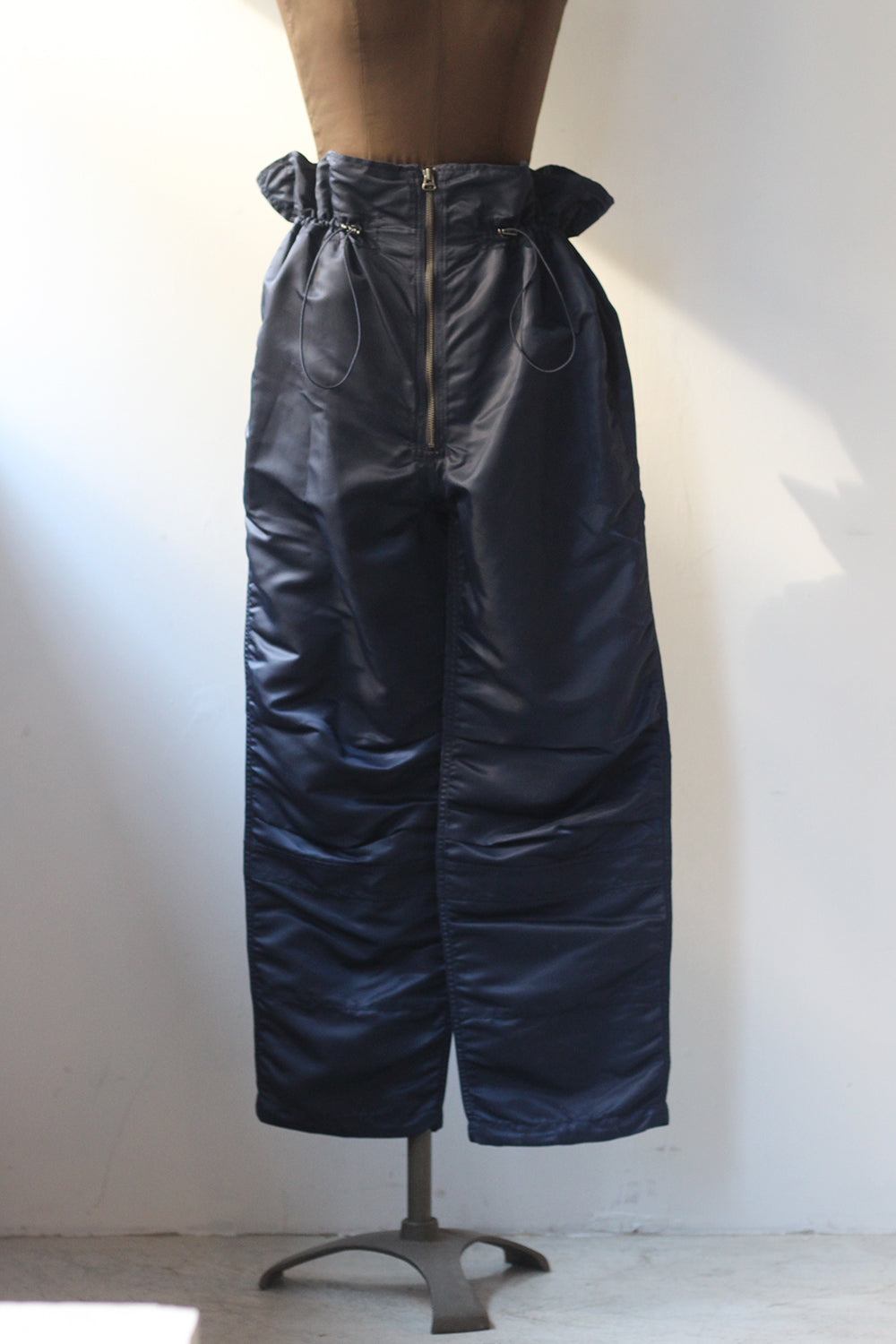 RhodolirioN "WEP Cropped Trousers" (navy)