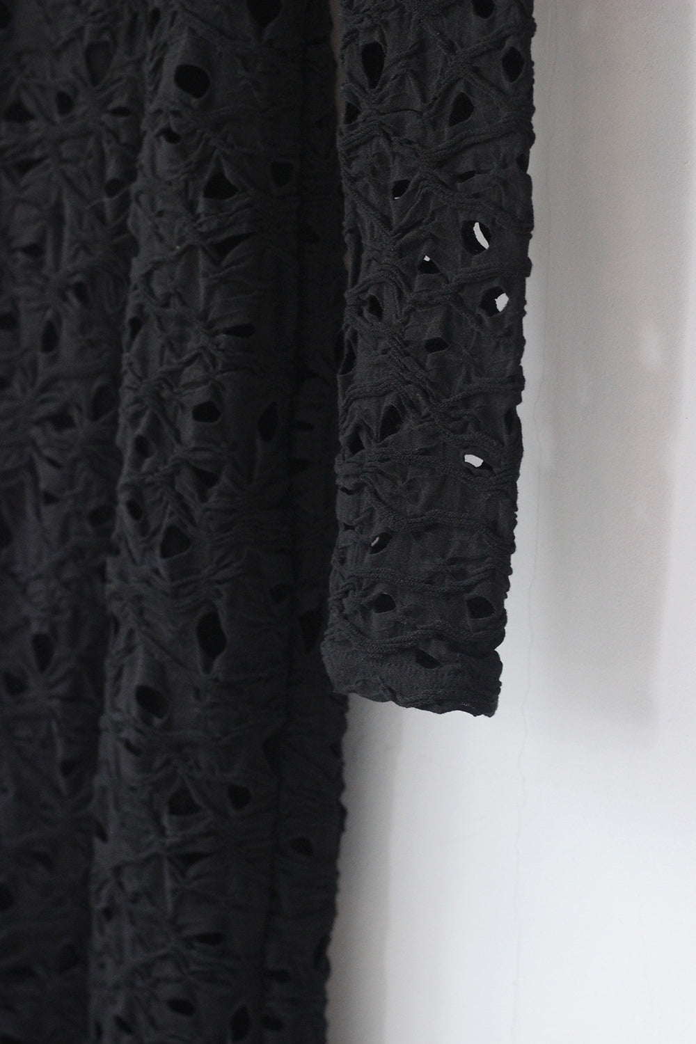 ERiKO KATORi "hole cotton backless dress" (black)