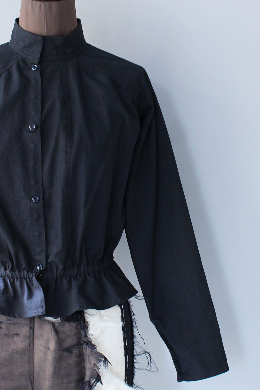 ERiKOKATORi “ corset stand coller shirts (black)”