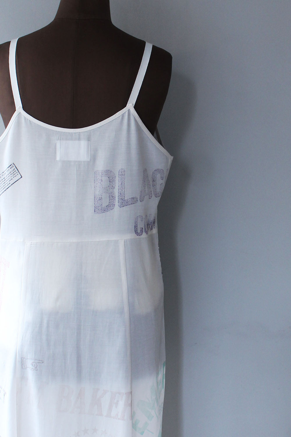 FILL THE BILL “ FLOUR BAG PRINT DRESS (white)”