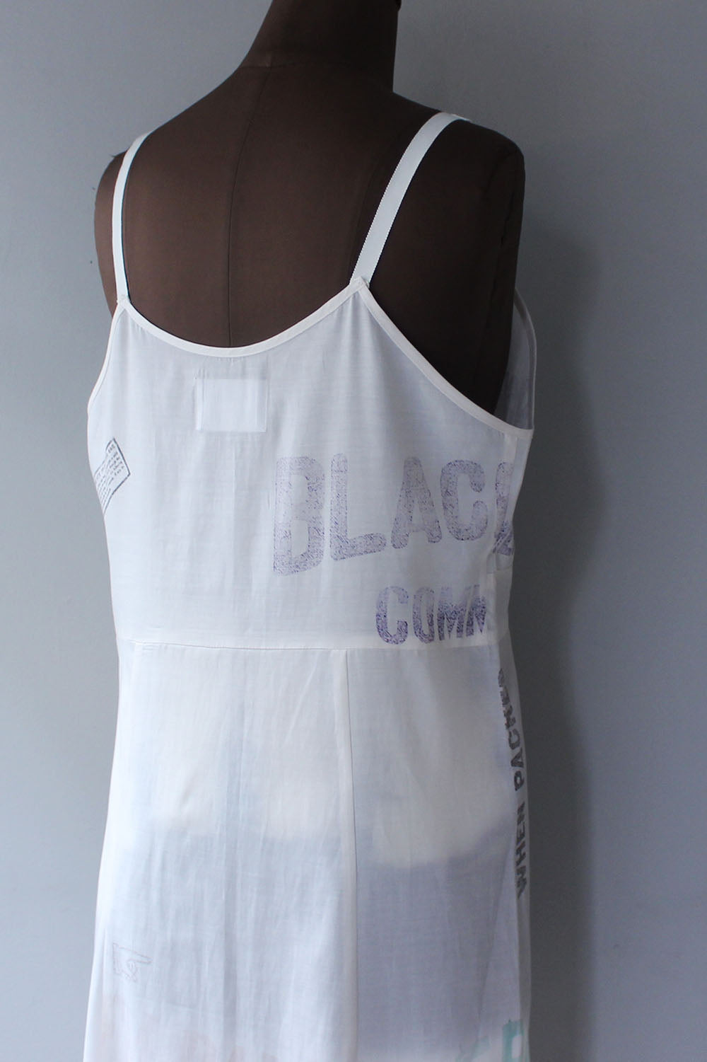 FILL THE BILL “ FLOUR BAG PRINT DRESS (white)”